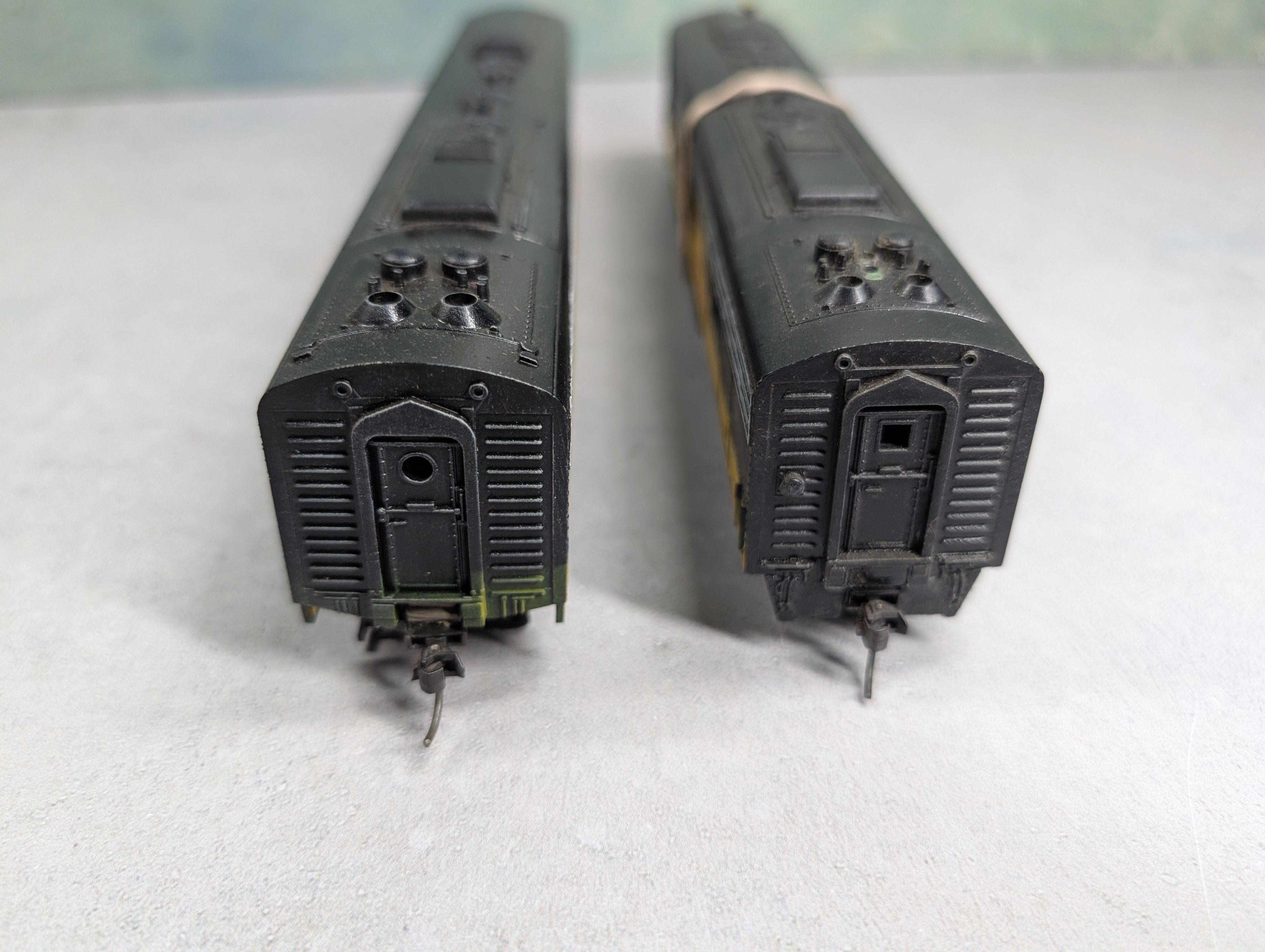 USED Athearn HO Scale Set of A & B Powered Custom Diesel Locomotives West Virginia