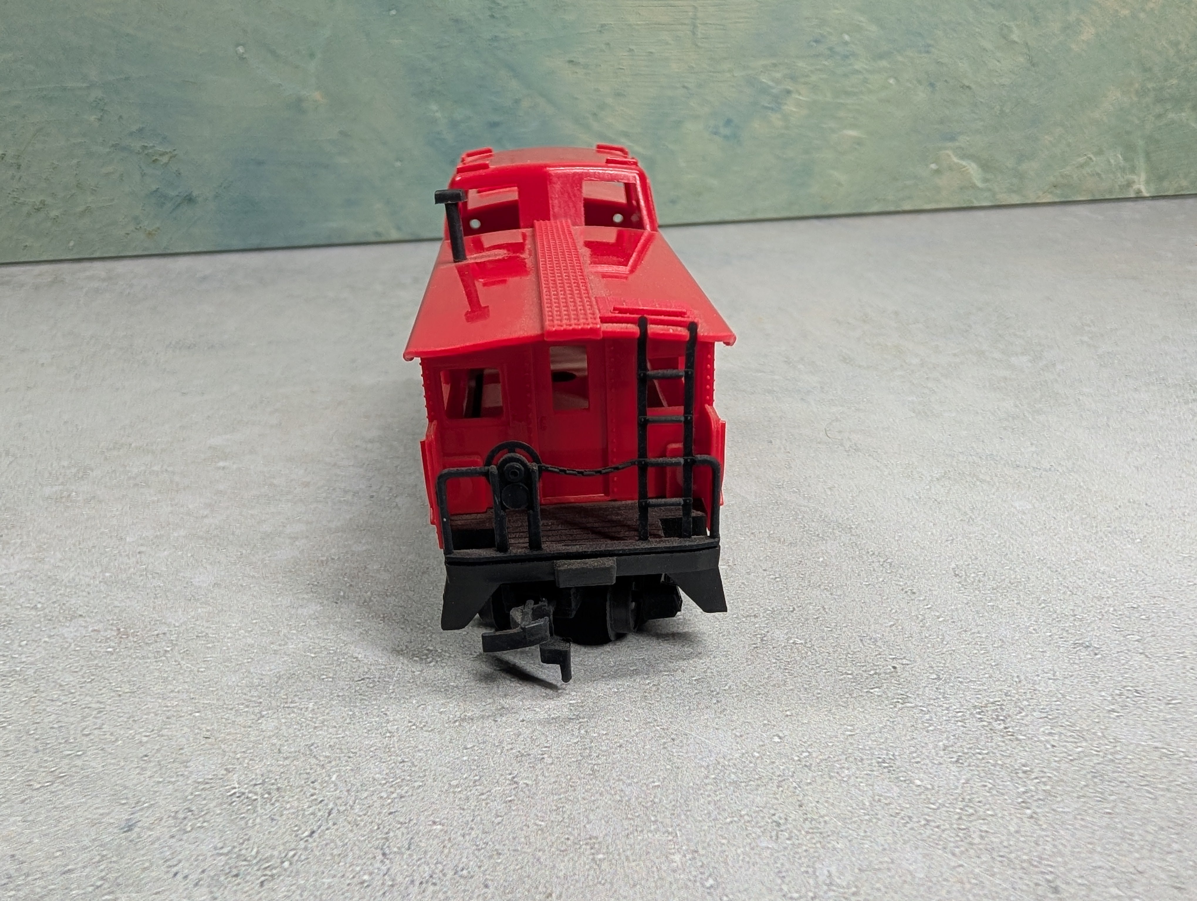 USED Tyco HO Scale Caboose Safety Red #689