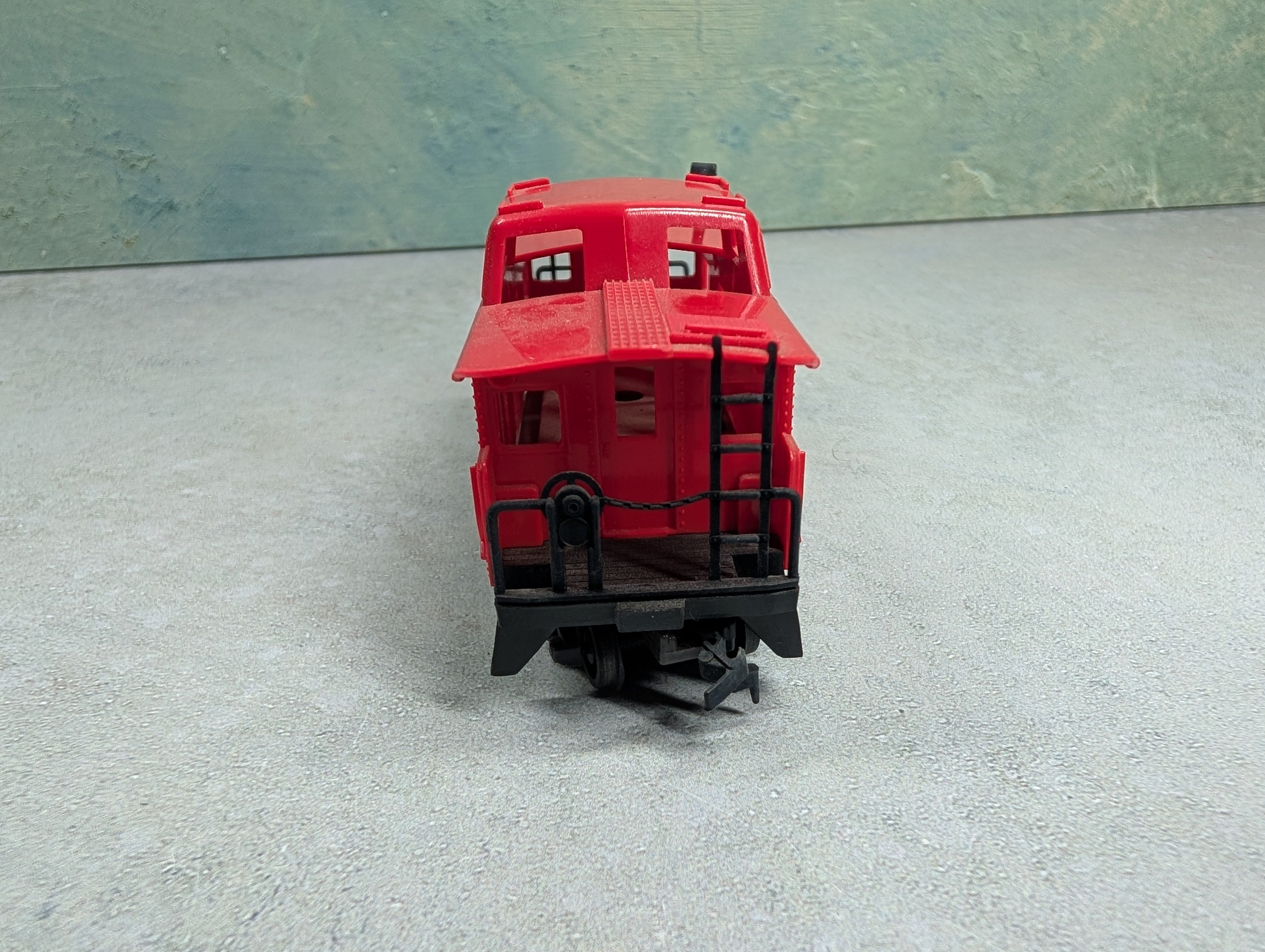 USED Tyco HO Scale Caboose Safety Red #689