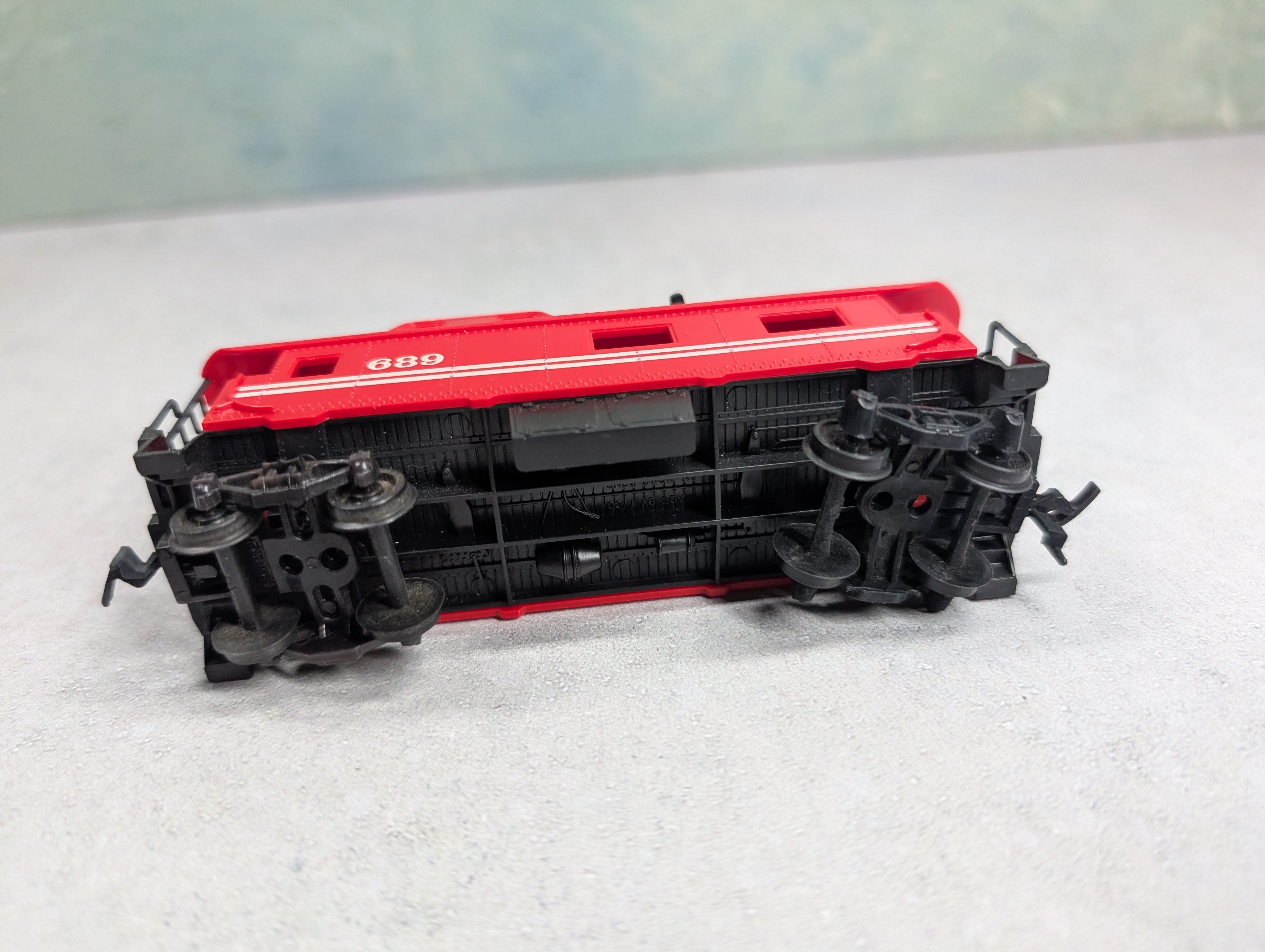 USED Tyco HO Scale Caboose Safety Red #689