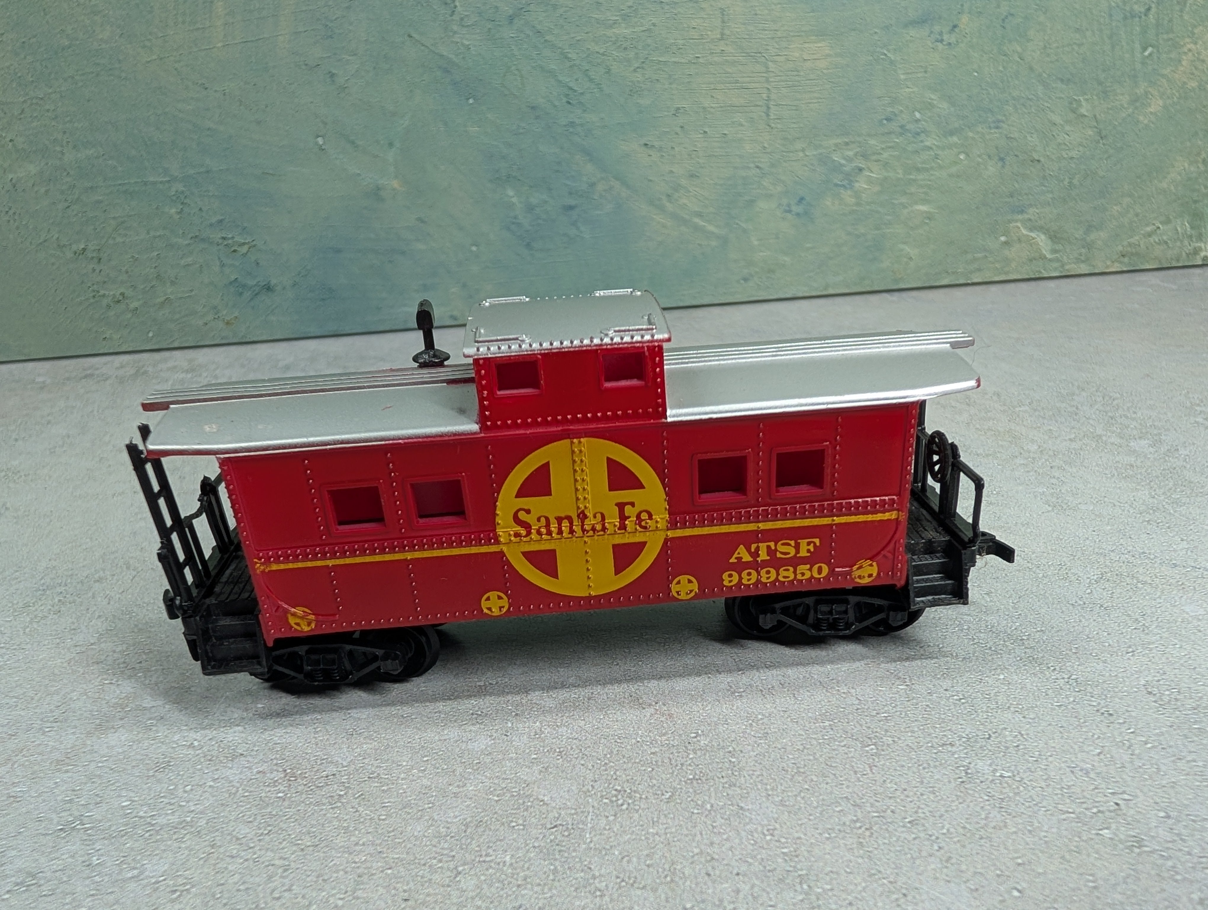 USED Life-Like HO Scale Caboose Santa Fe ATSF #999850