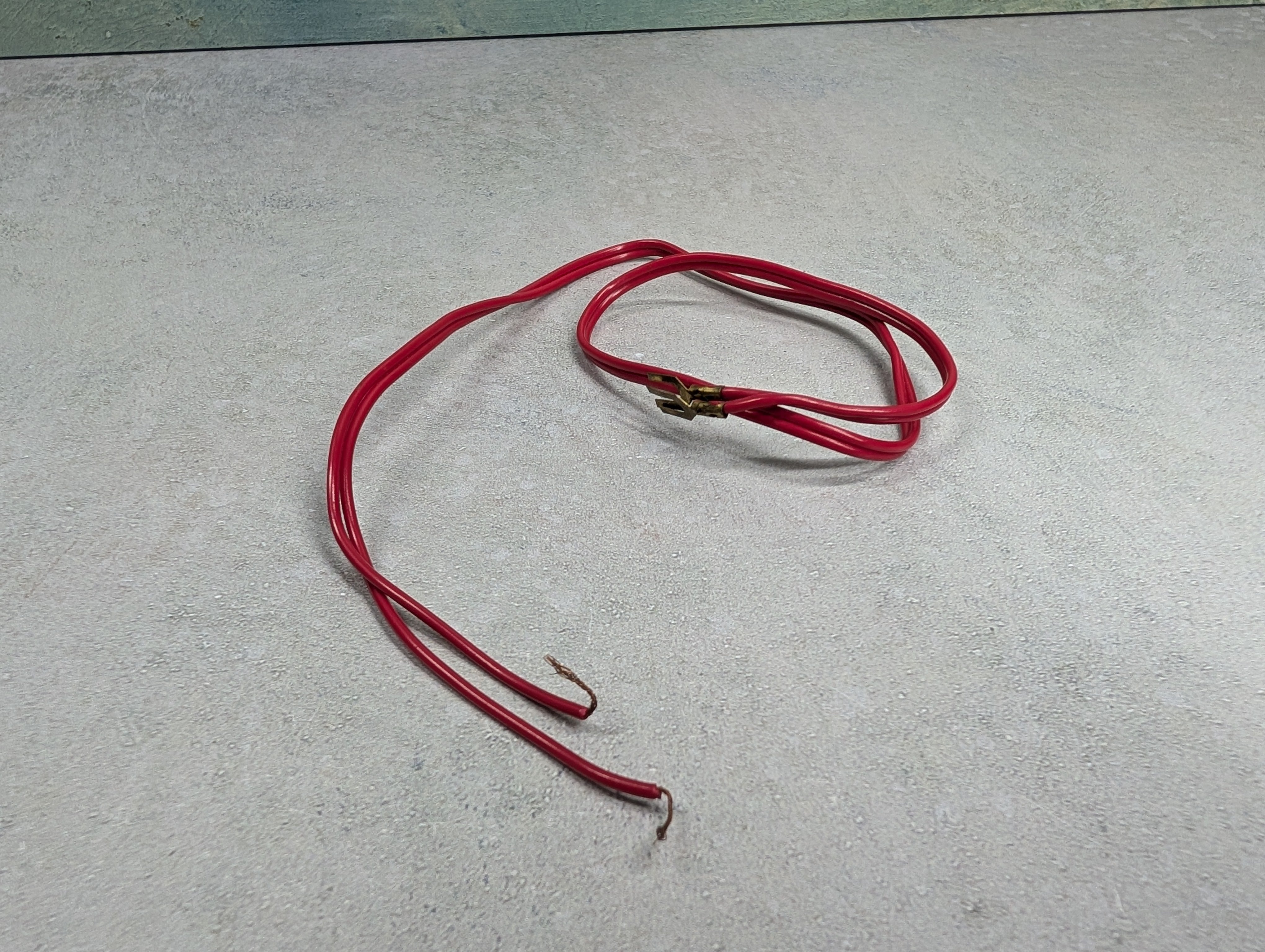 USED MULTI Scale Red Power Wire with Spade Connectors