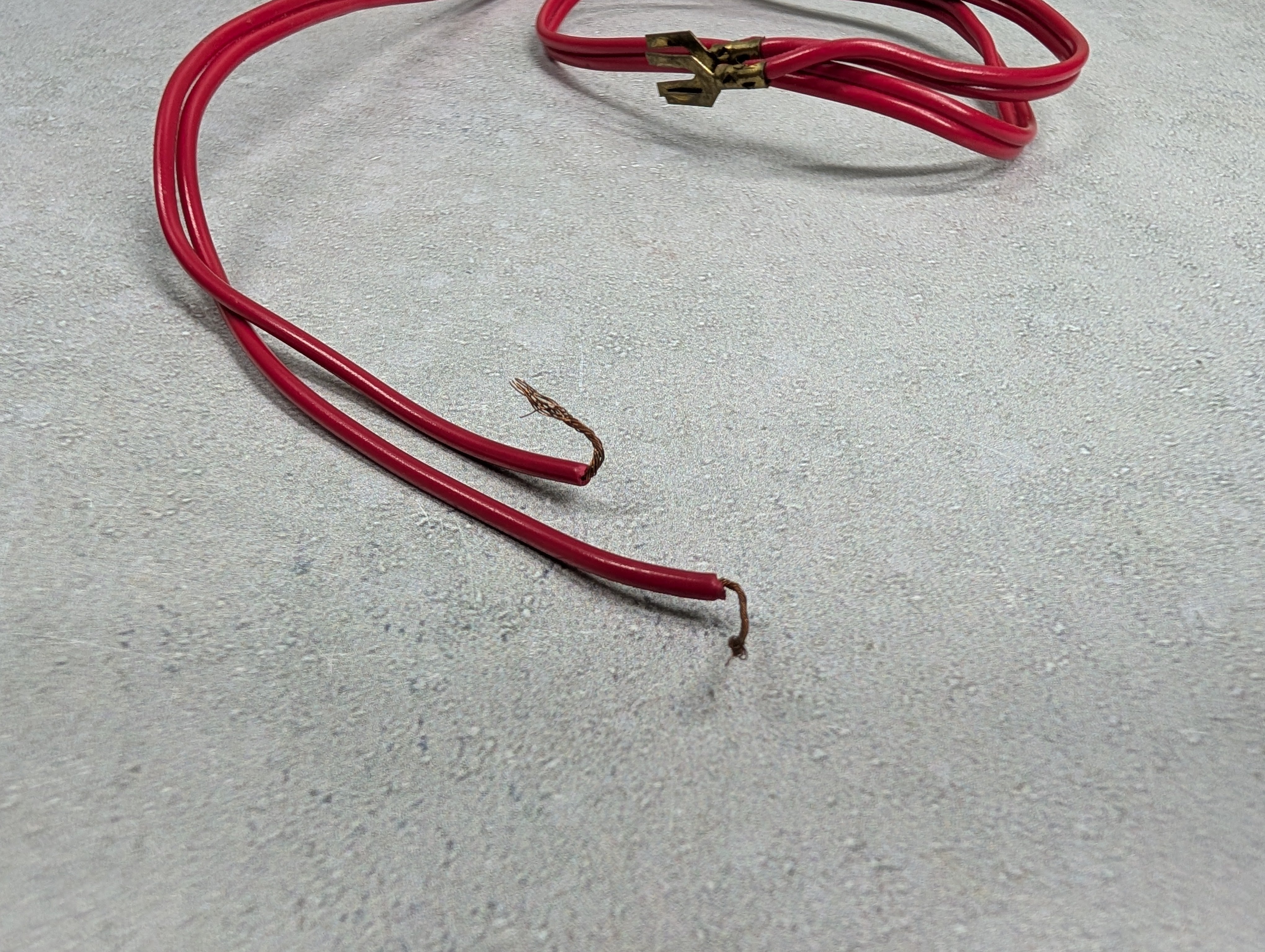 USED MULTI Scale Red Power Wire with Spade Connectors
