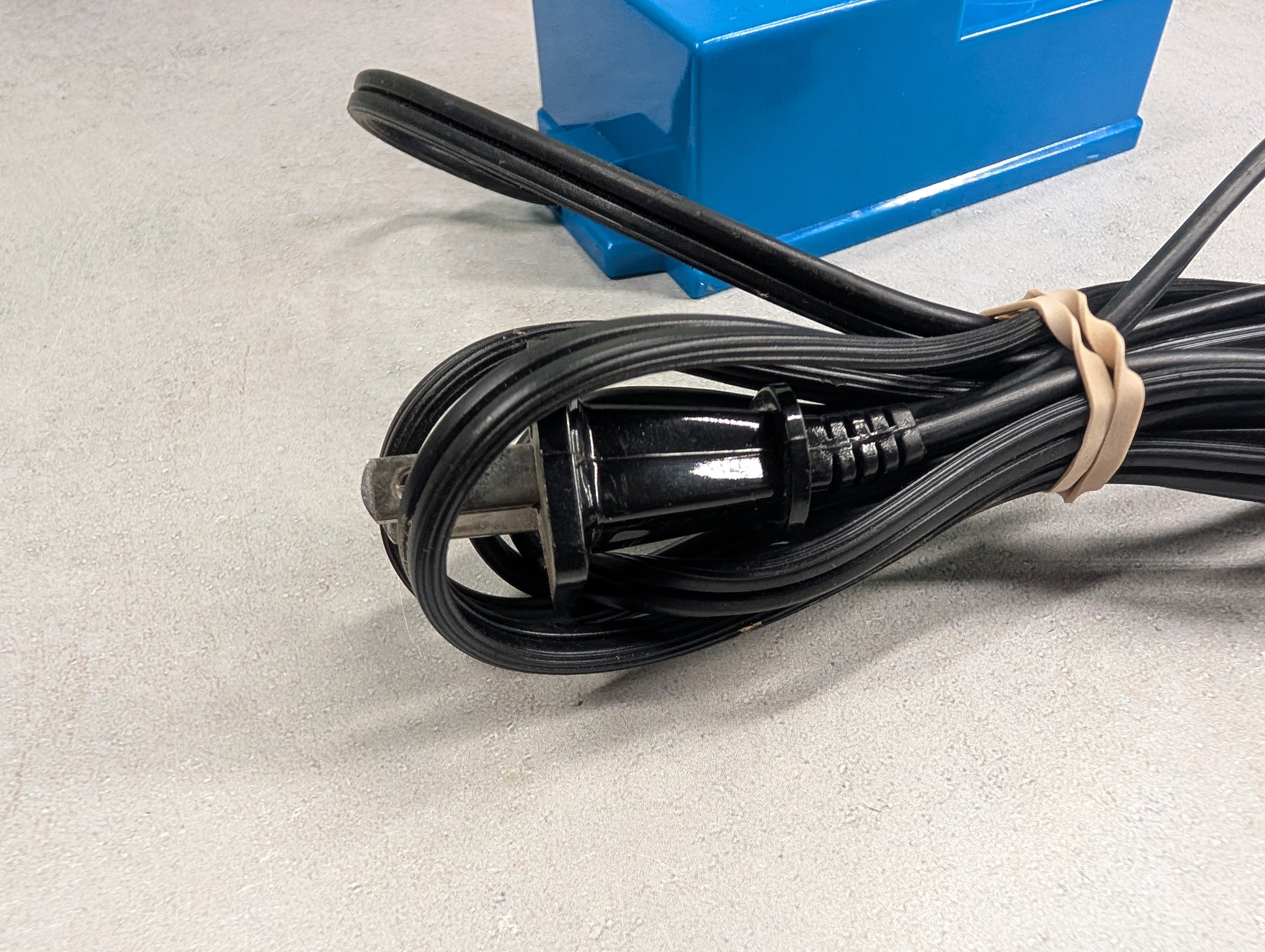 USED Life-Like MULTI Scale Hobby Transformer Light Blue - Tested