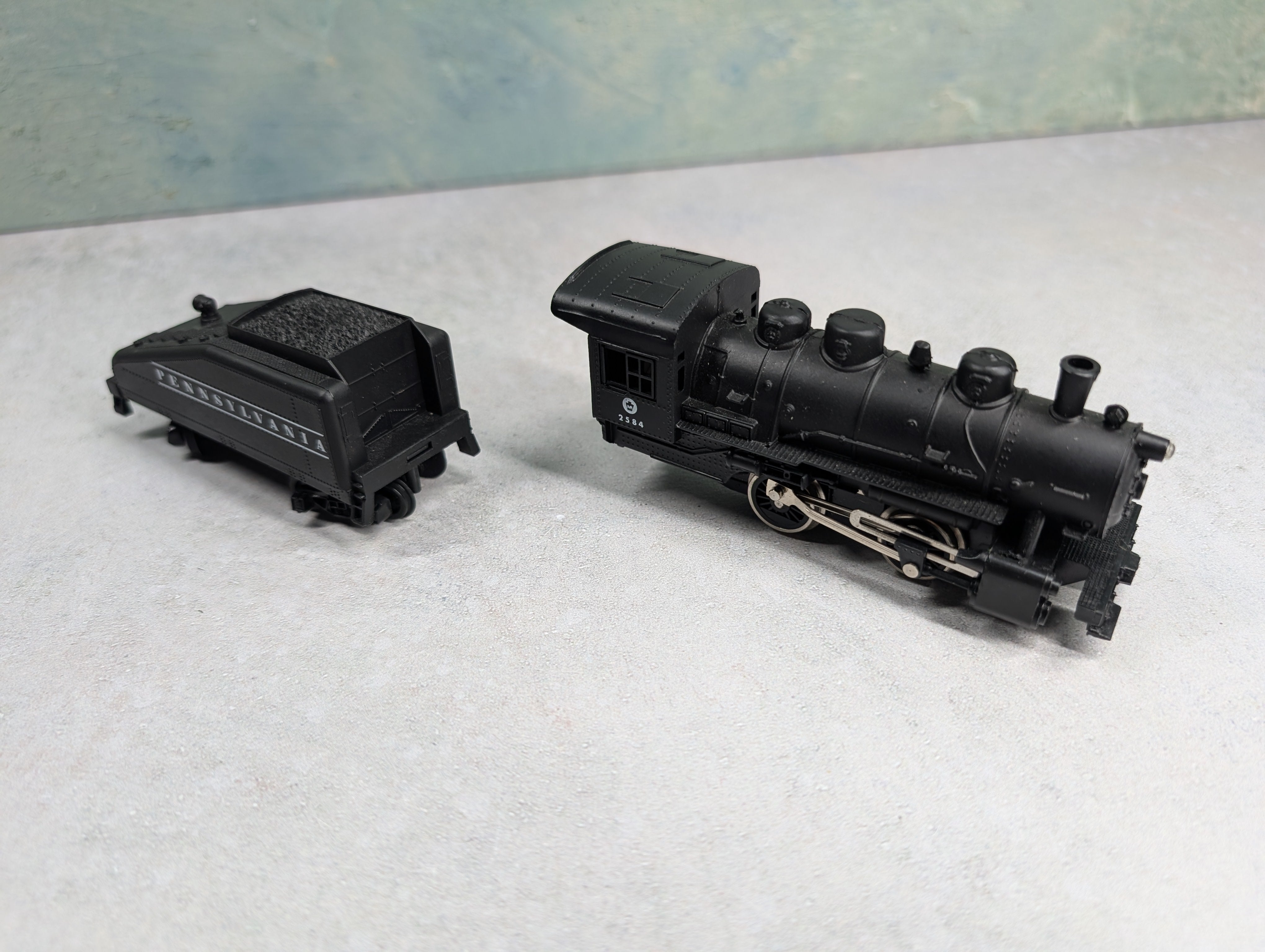 USED Life-Like HO Scale 0-4-0 Steam Locomotive Pennsylvania #2584 Runs DC
