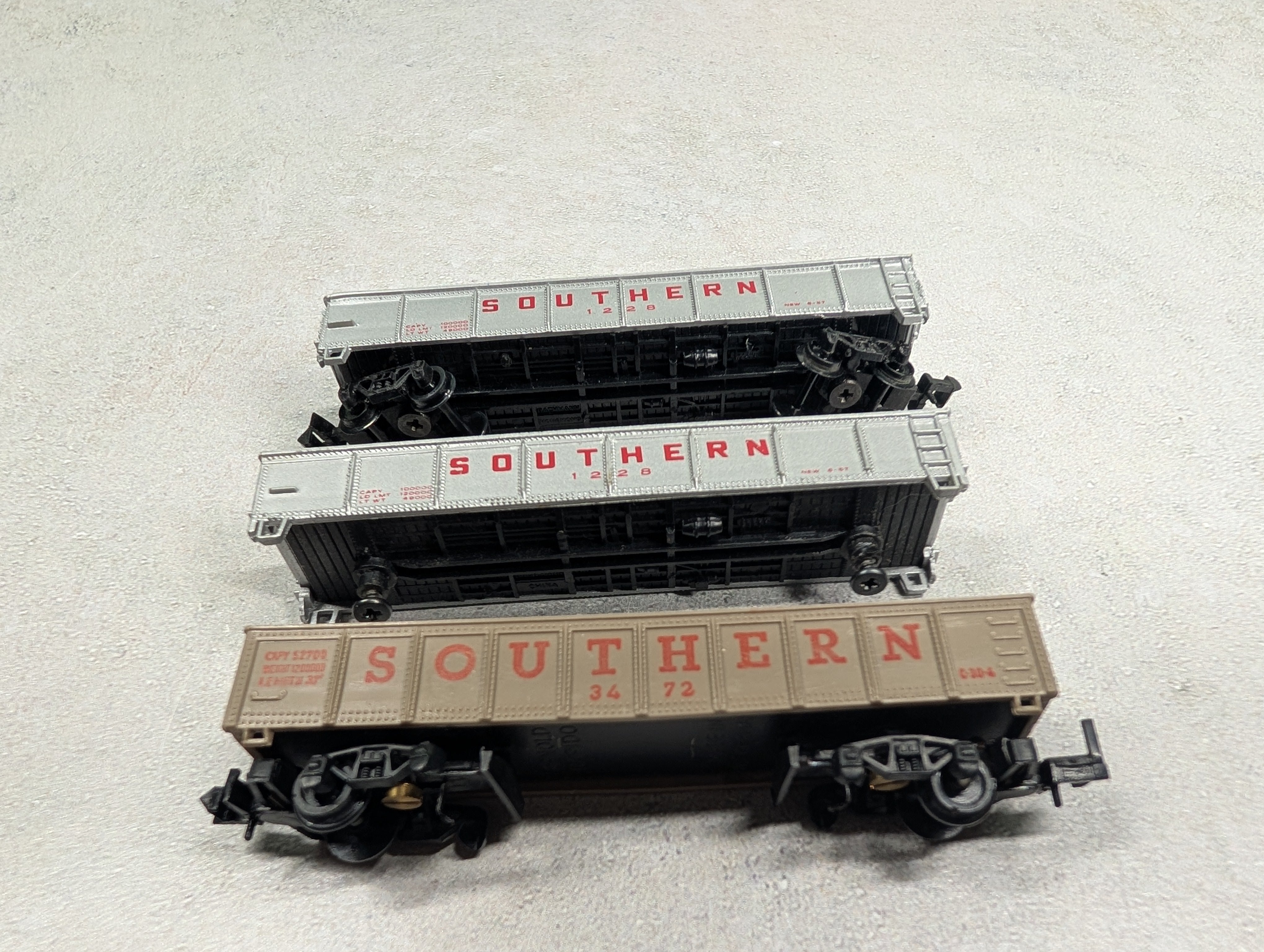 USED N Scale Lot of Rough Gondolas Southern (3 pcs)