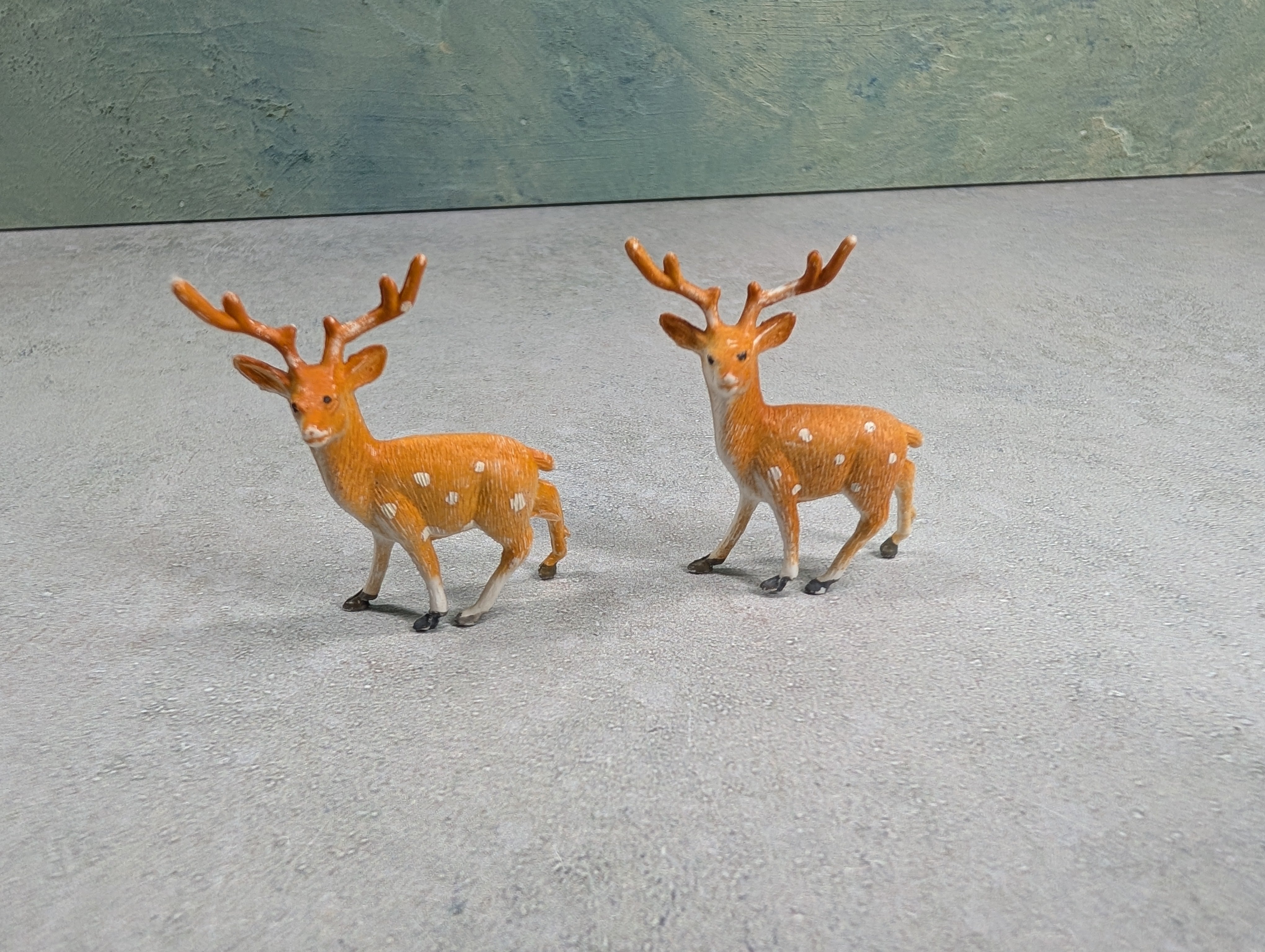 USED O Deer (2 pcs)