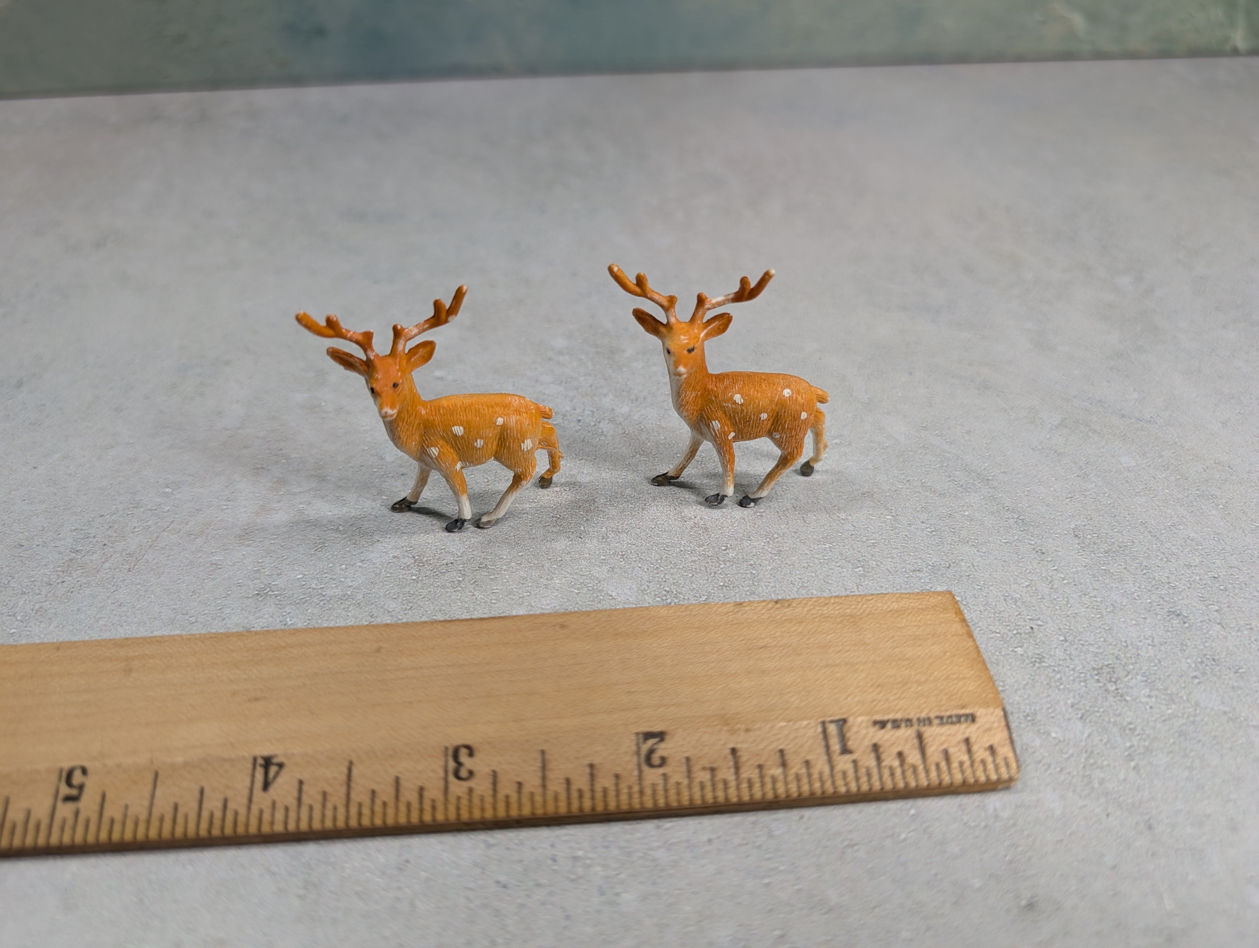 USED O Deer (2 pcs)