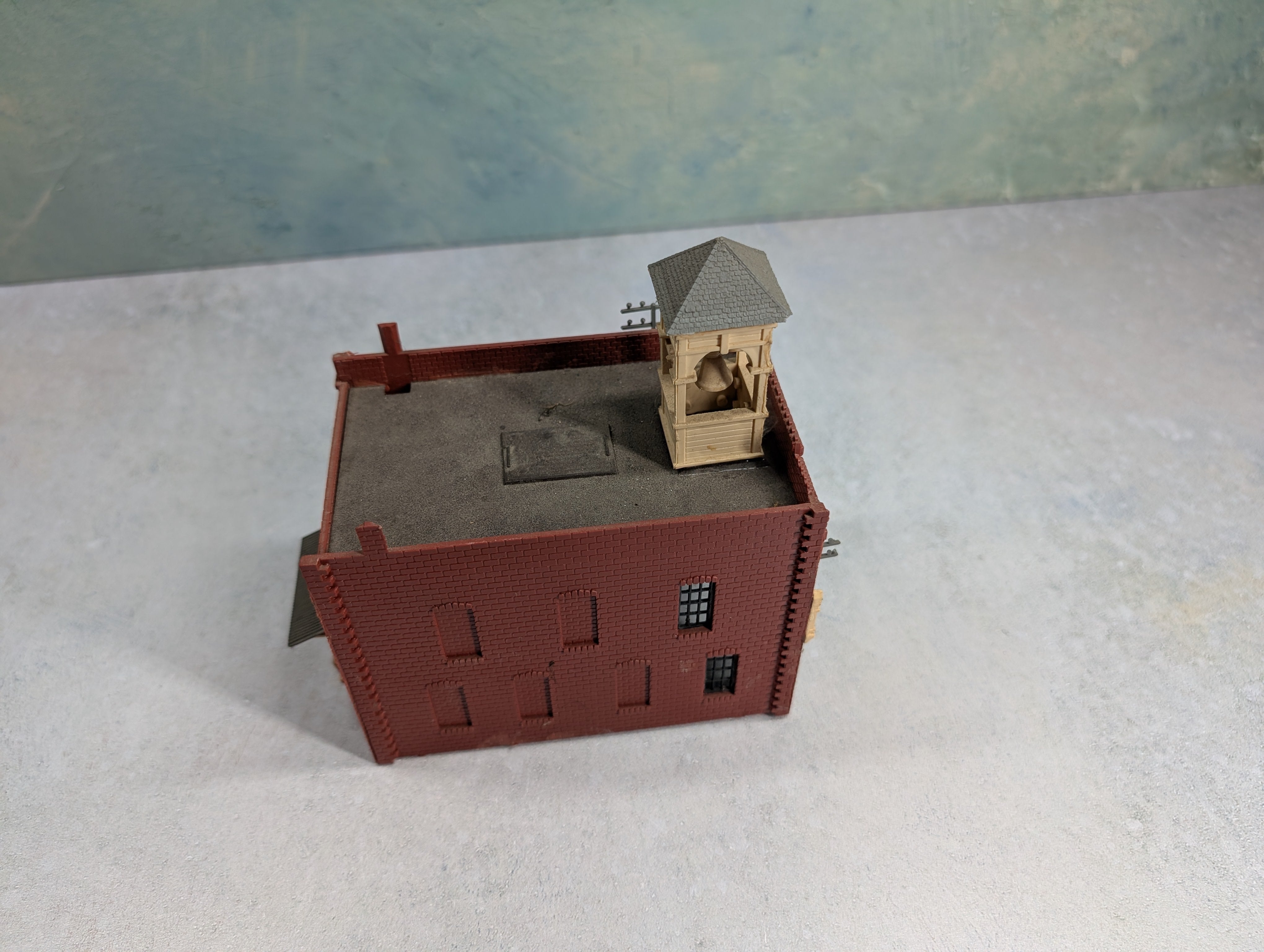 USED HO Scale Old Time Brick Fire House, Building