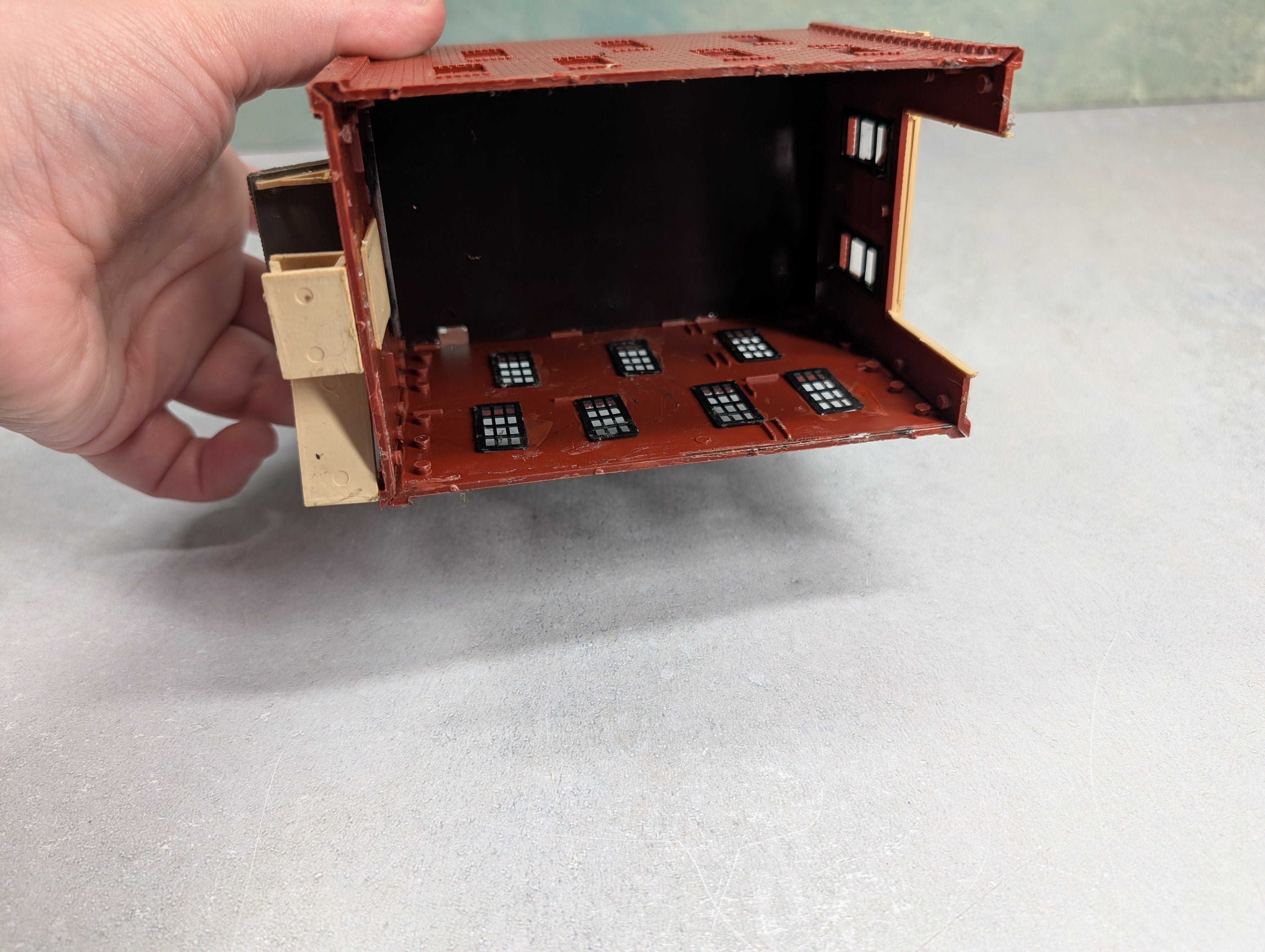 USED HO Scale Old Time Brick Fire House, Building