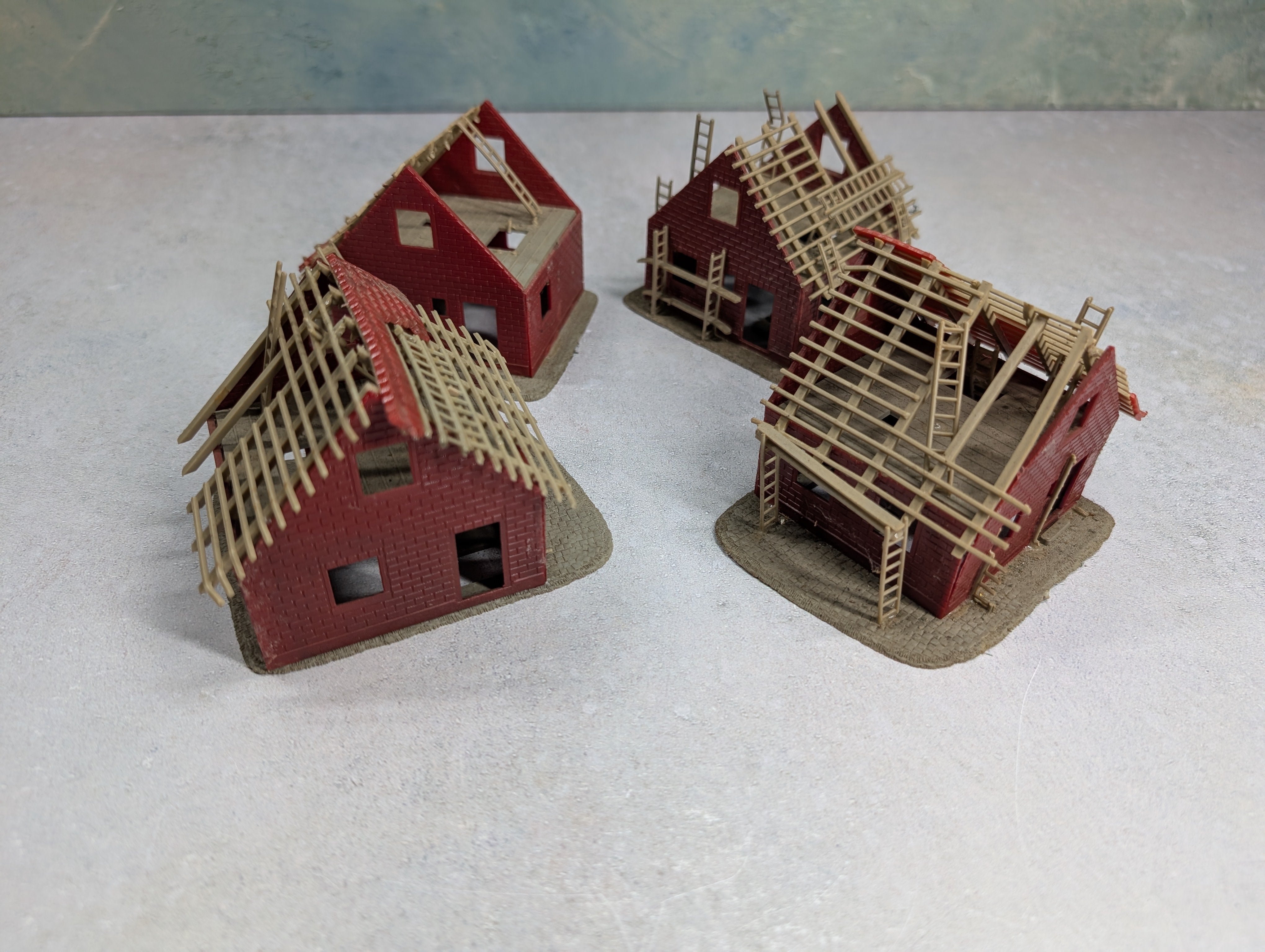 USED HO Scale Lot of Brick Homes Under Construction (4 pcs)