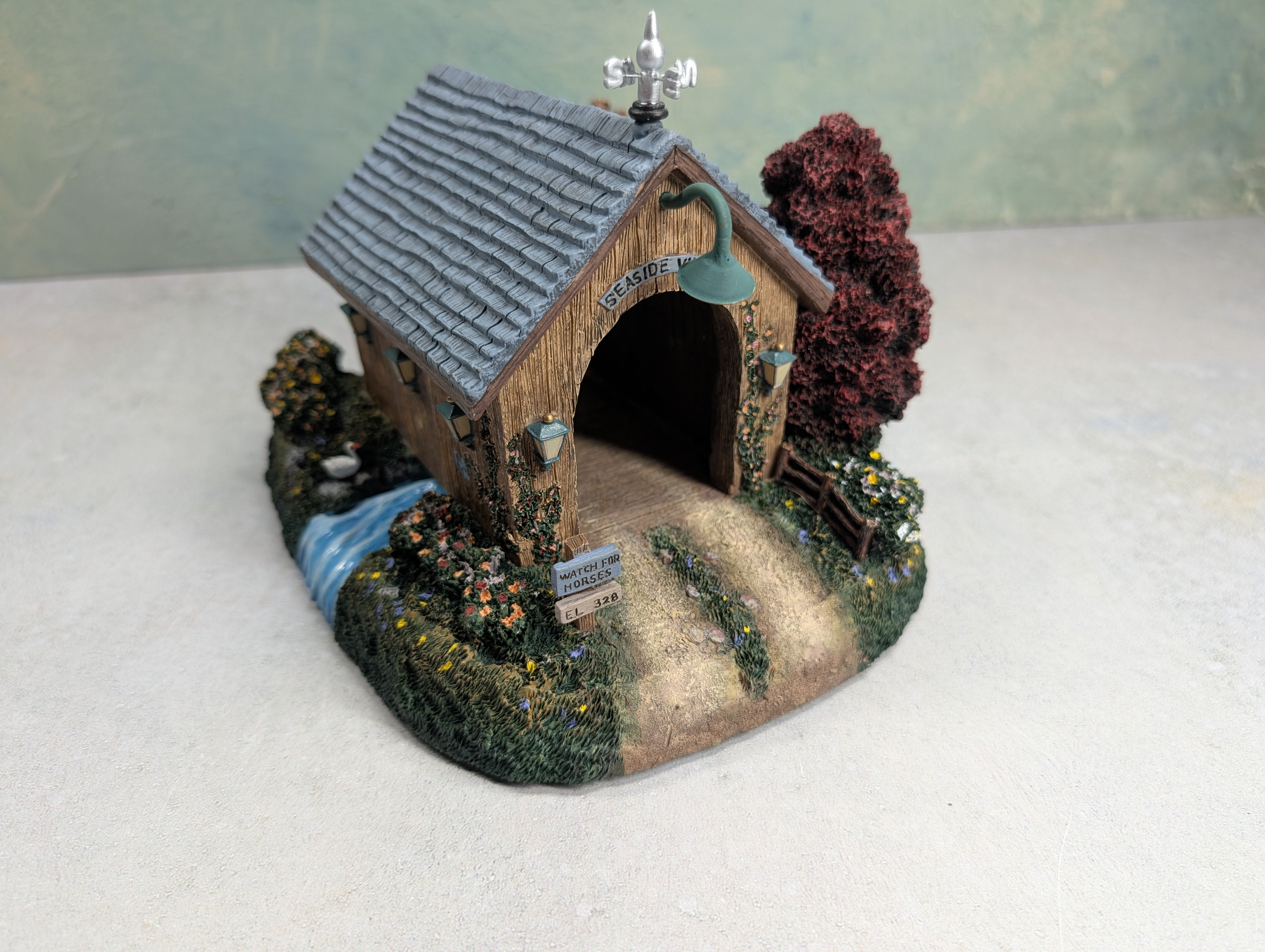 USED Hawthorne Village 79738 Seaside Covered Bridge Thomas Kinkade