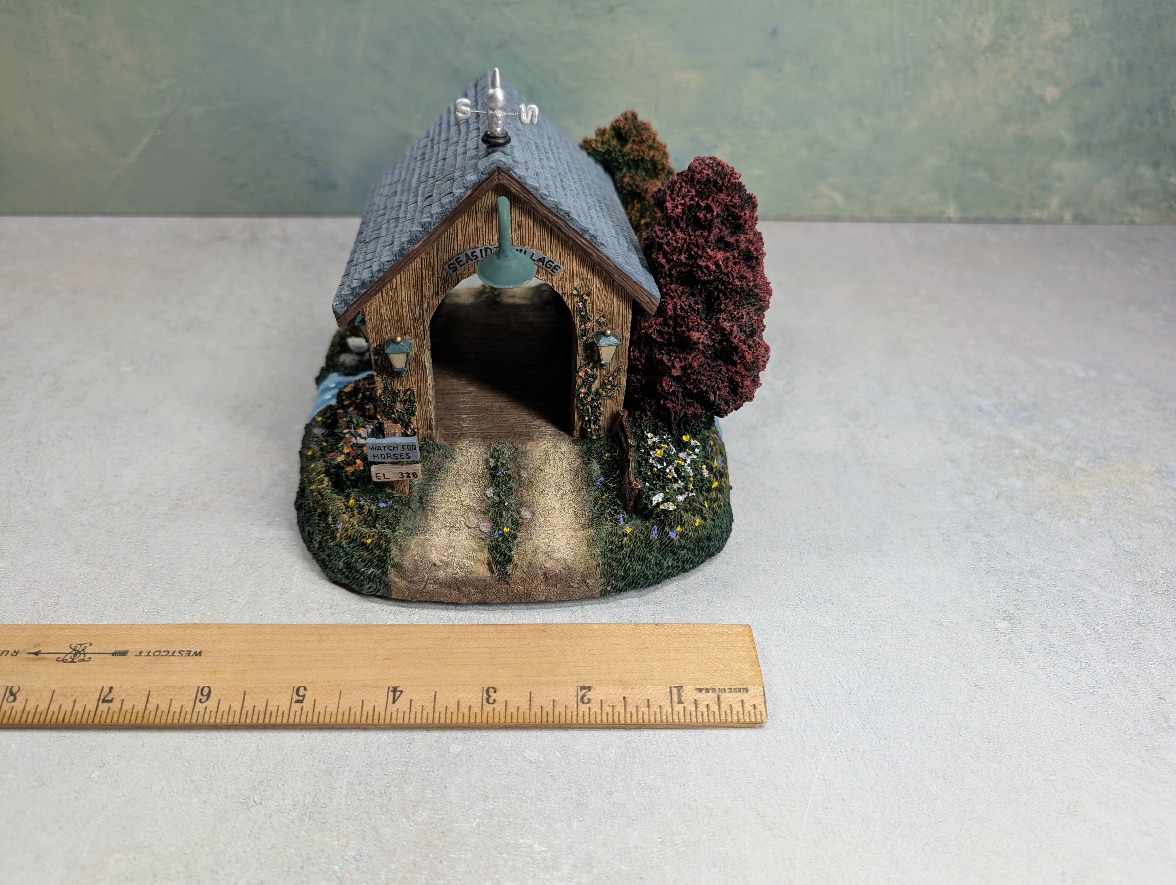 USED Hawthorne Village 79738 Seaside Covered Bridge Thomas Kinkade