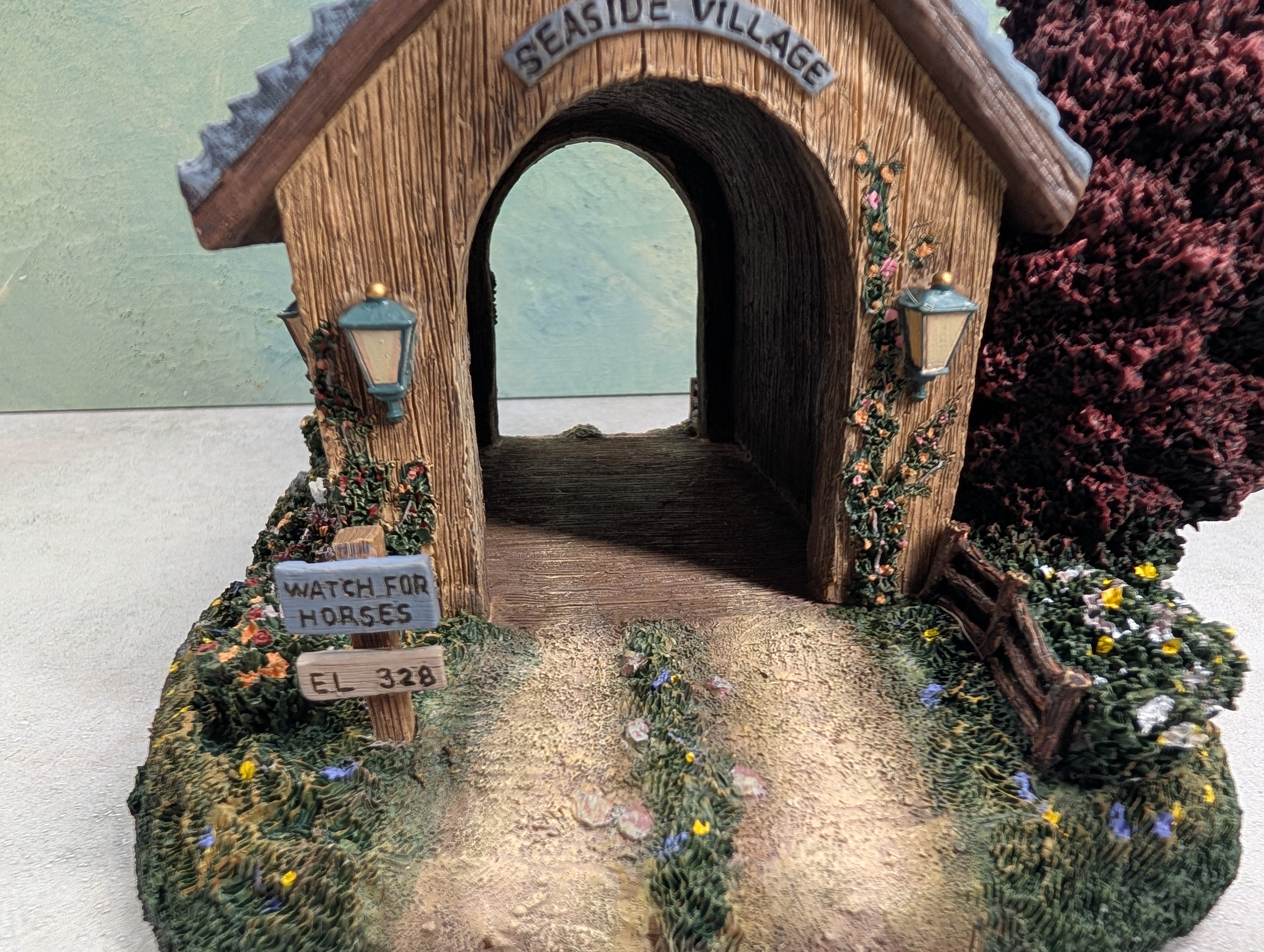 USED Hawthorne Village 79738 Seaside Covered Bridge Thomas Kinkade