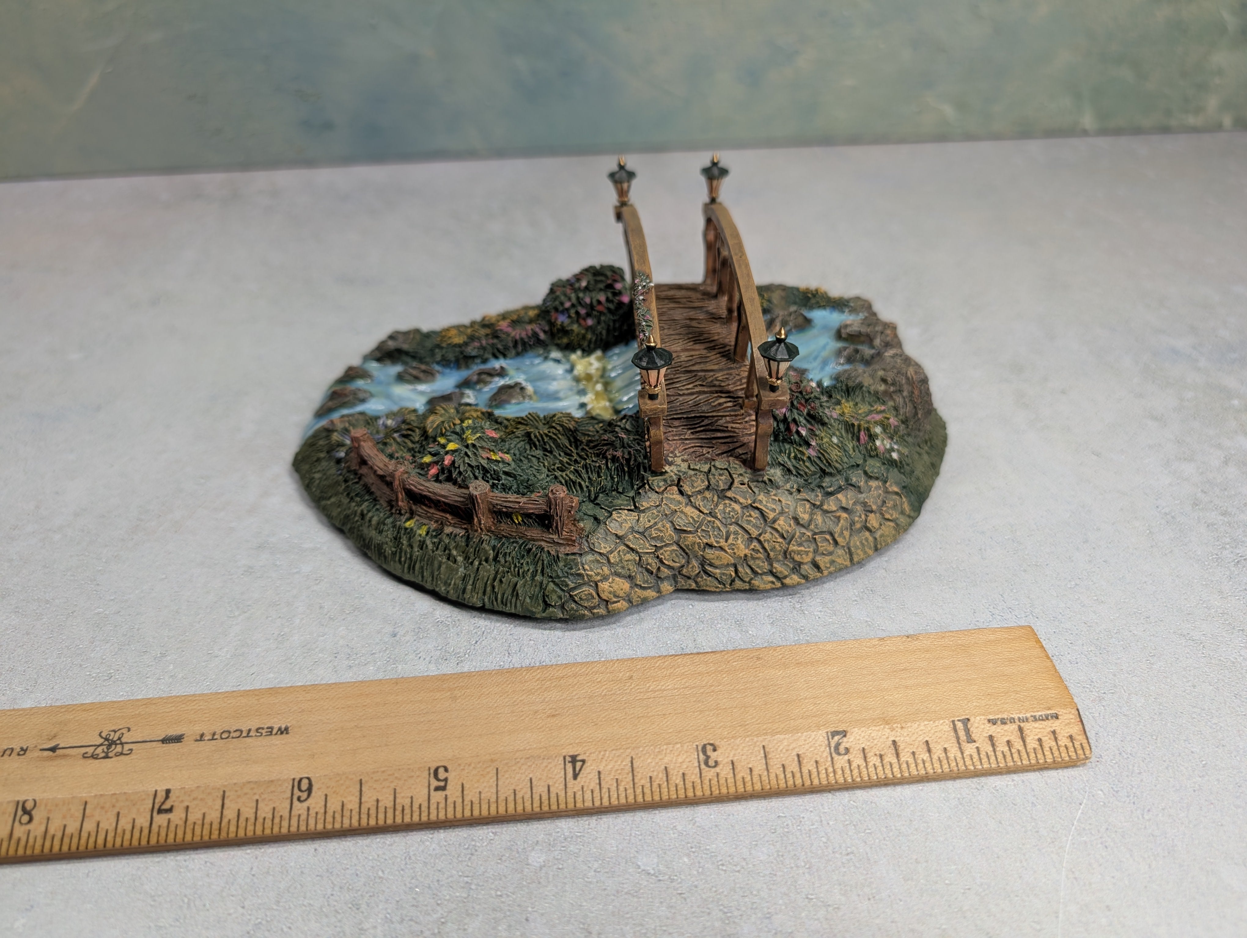 USED Hawthorne Village 79732 Sweetheart Bridge Thomas Kinkade