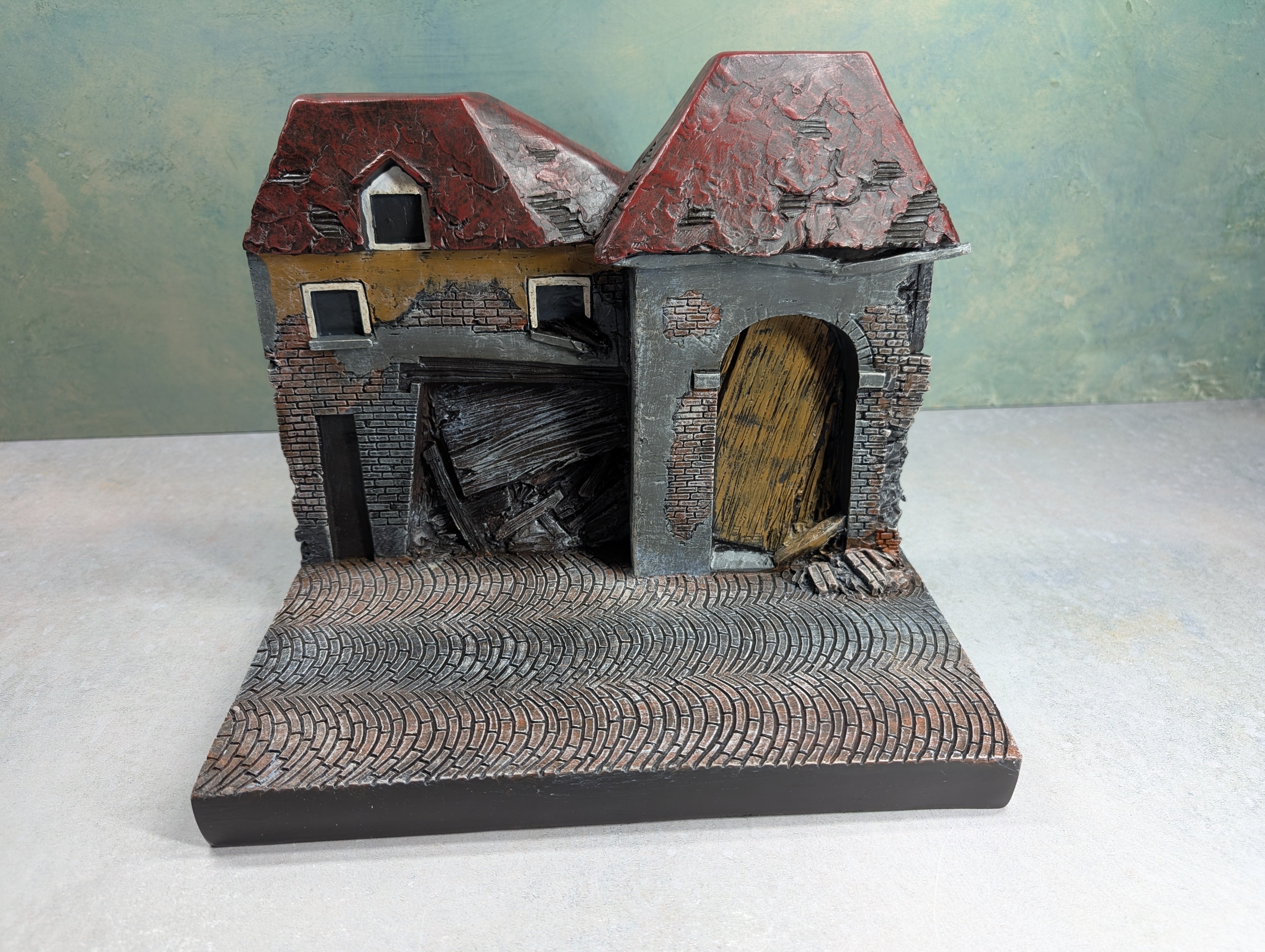 USED Auto World 1:18 Resin Backdrop War Torn Building / Damaged Building