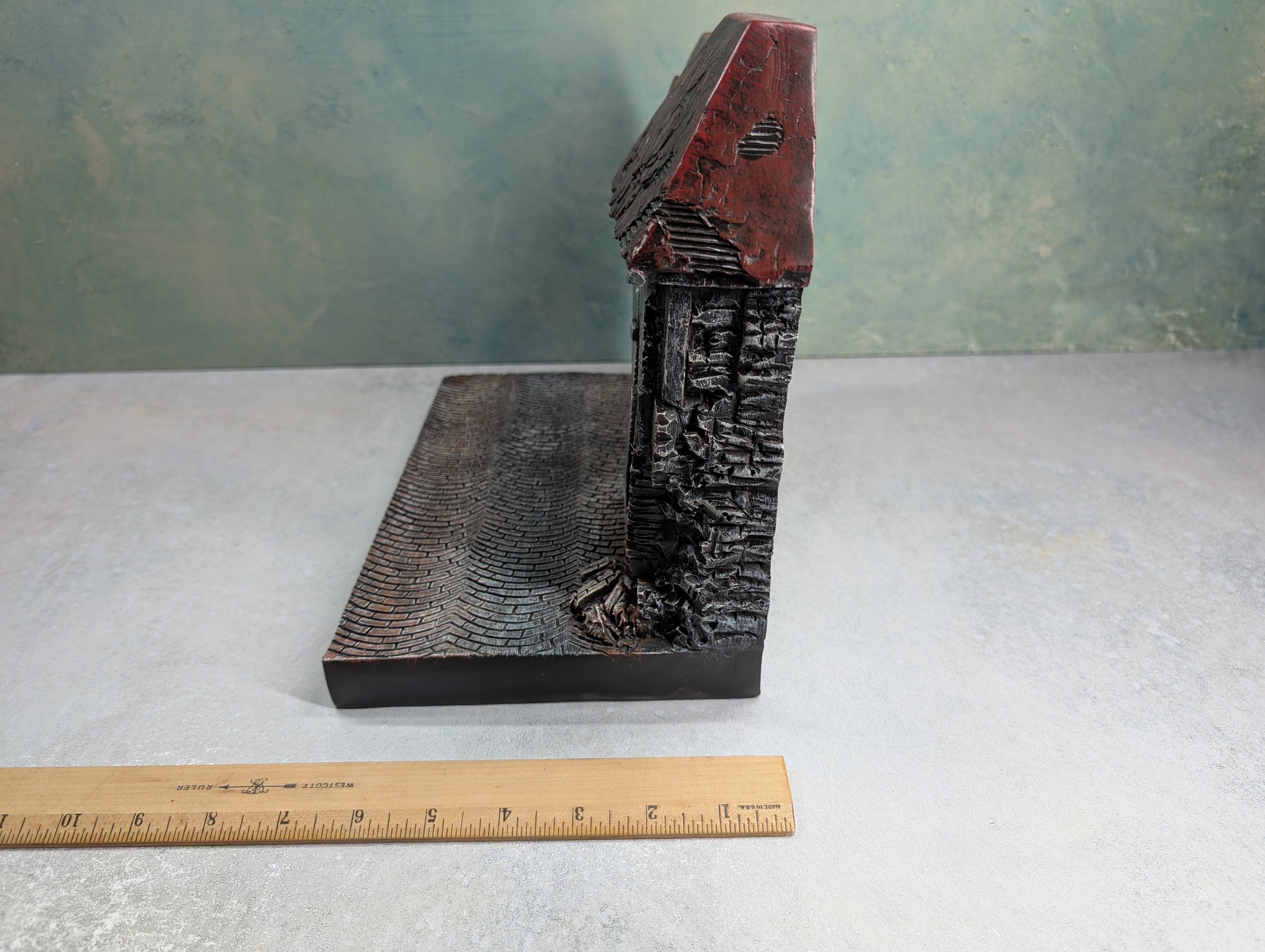 USED Auto World 1:18 Resin Backdrop War Torn Building / Damaged Building
