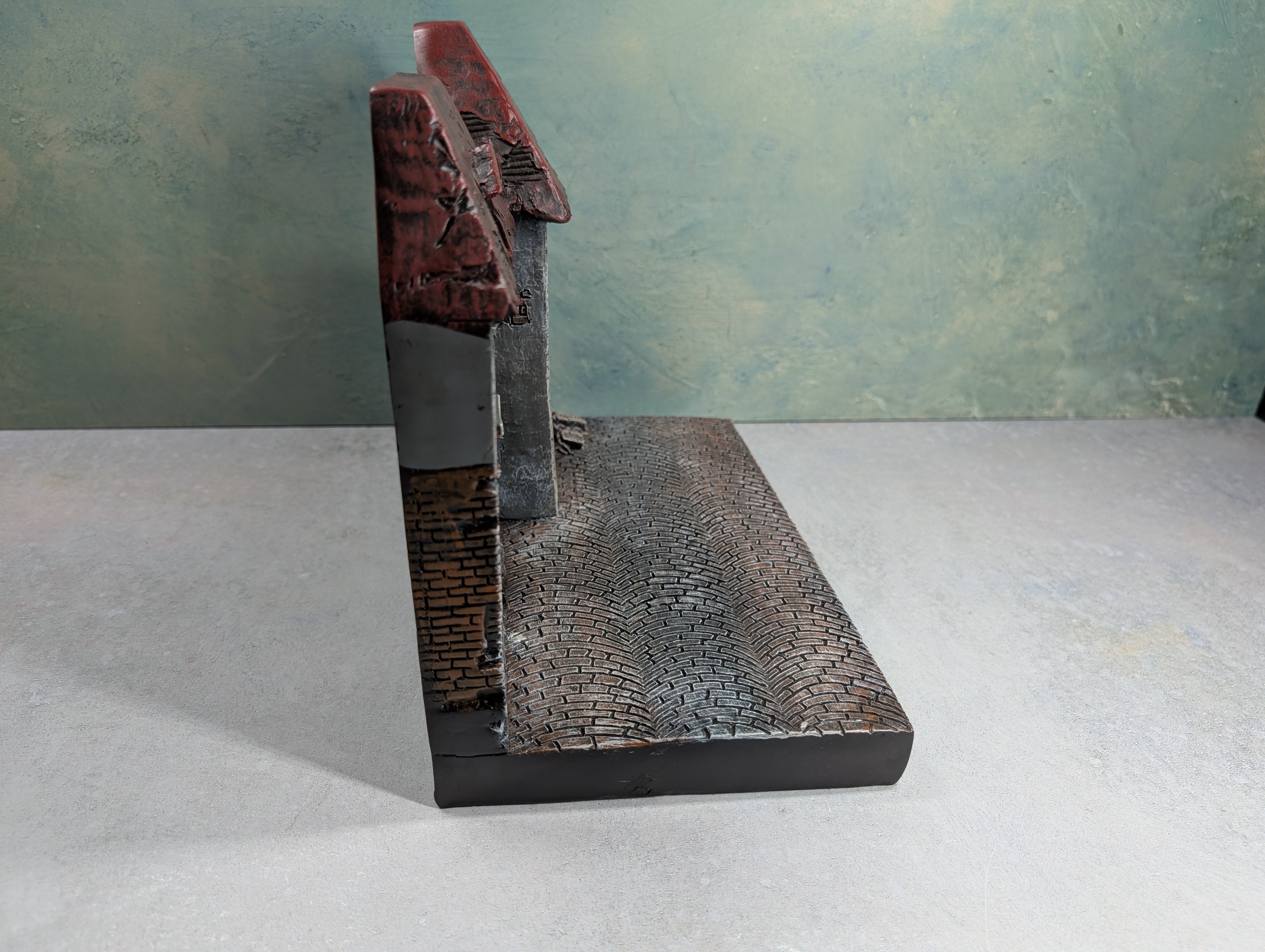 USED Auto World 1:18 Resin Backdrop War Torn Building / Damaged Building