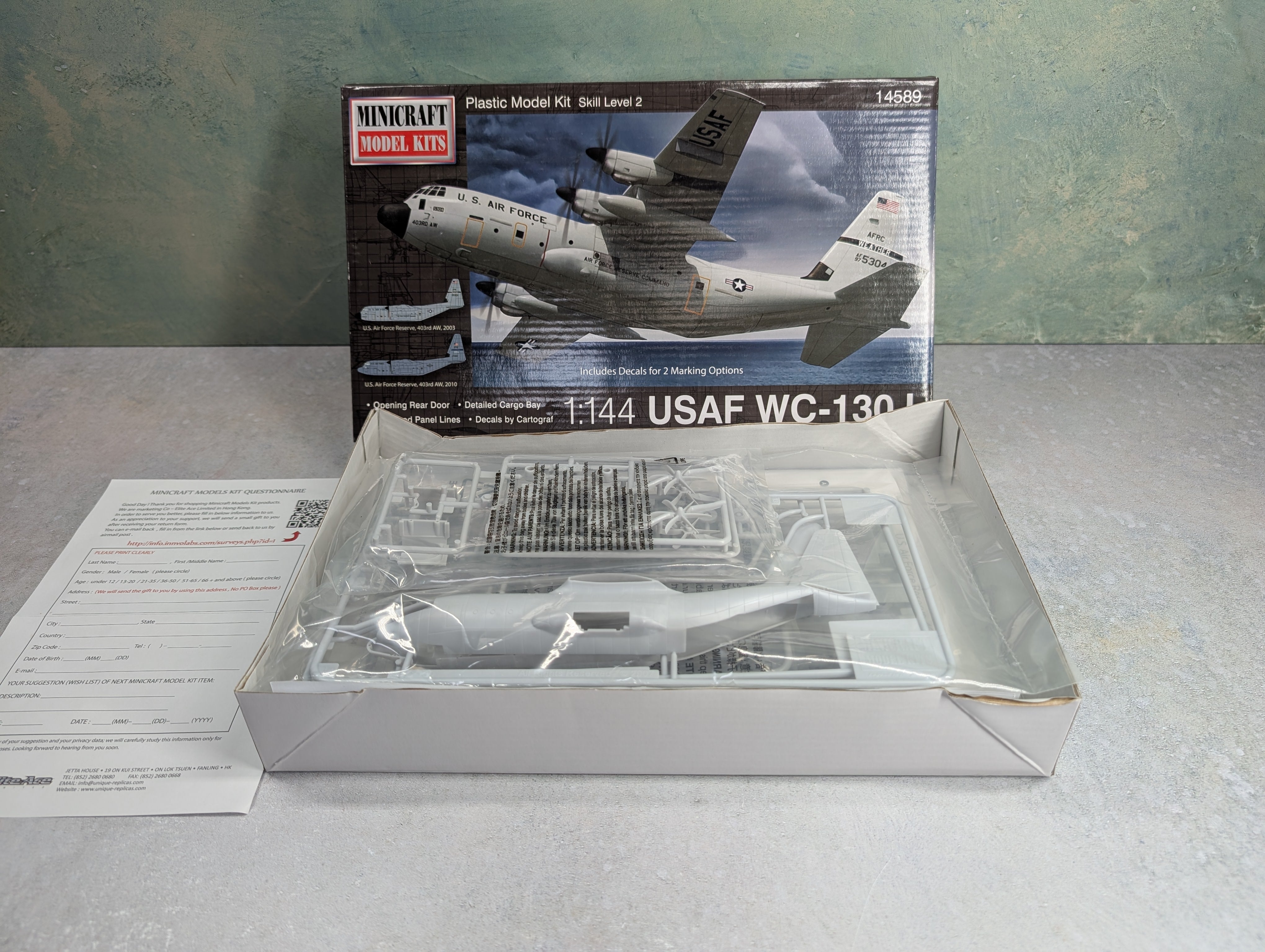 Minicraft 14589 1:144 USAF WC-130J - Skill Level 2 KIT