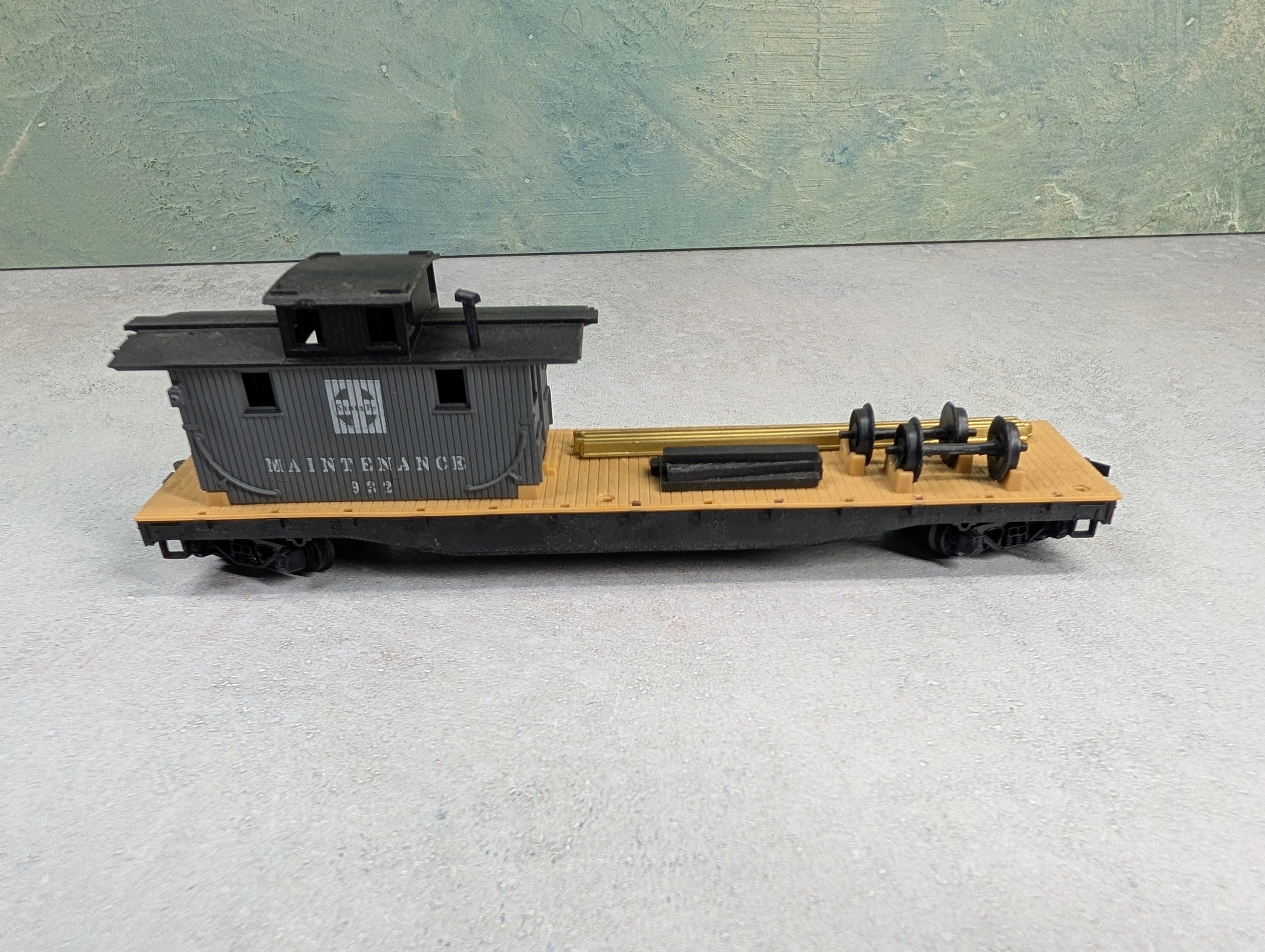 USED Tyco HO Scale Boom Tender Santa Fe ATSF #932 MOW