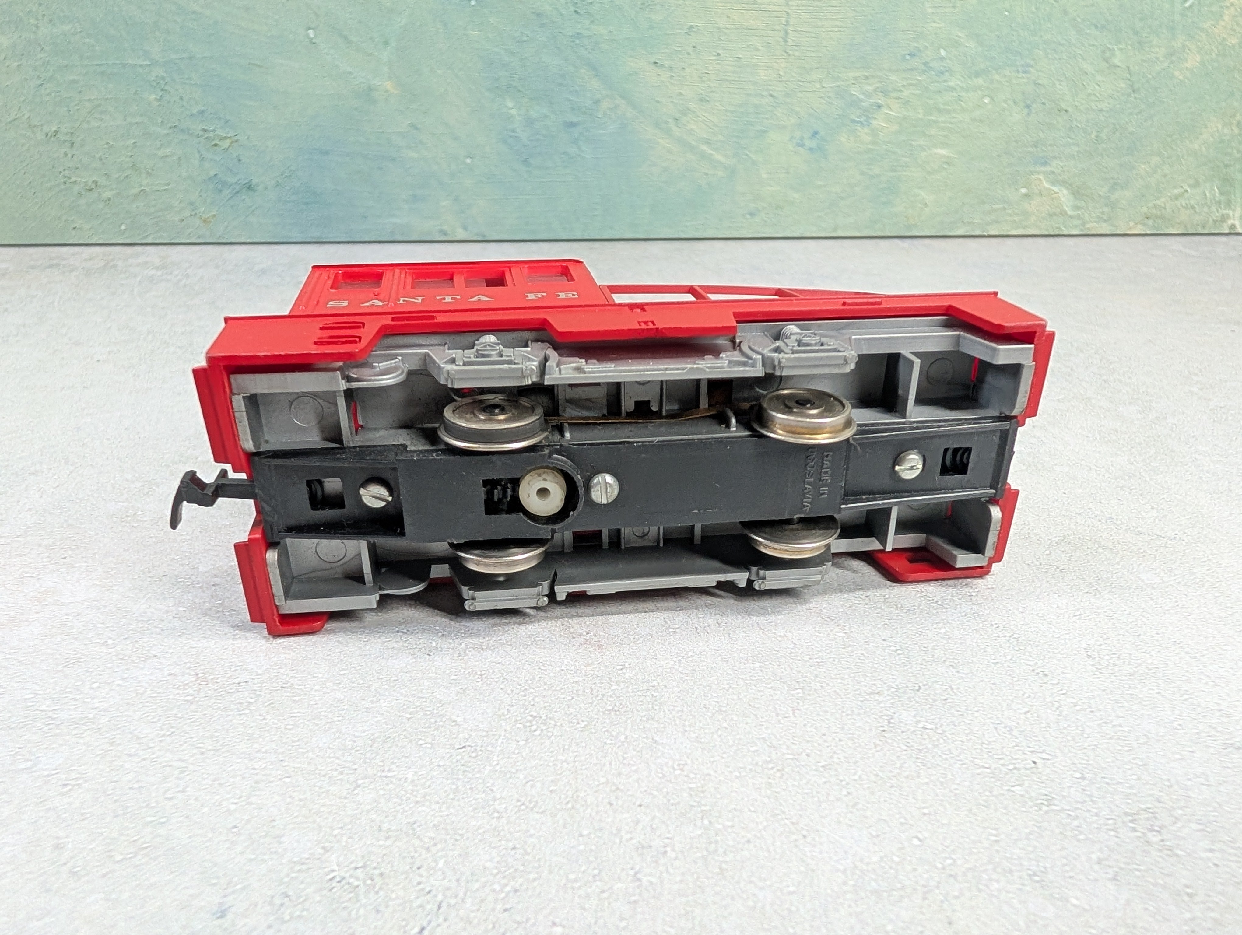 USED AHM HO Scale Switcher Diesel Locomotive Santa Fe Runs DC