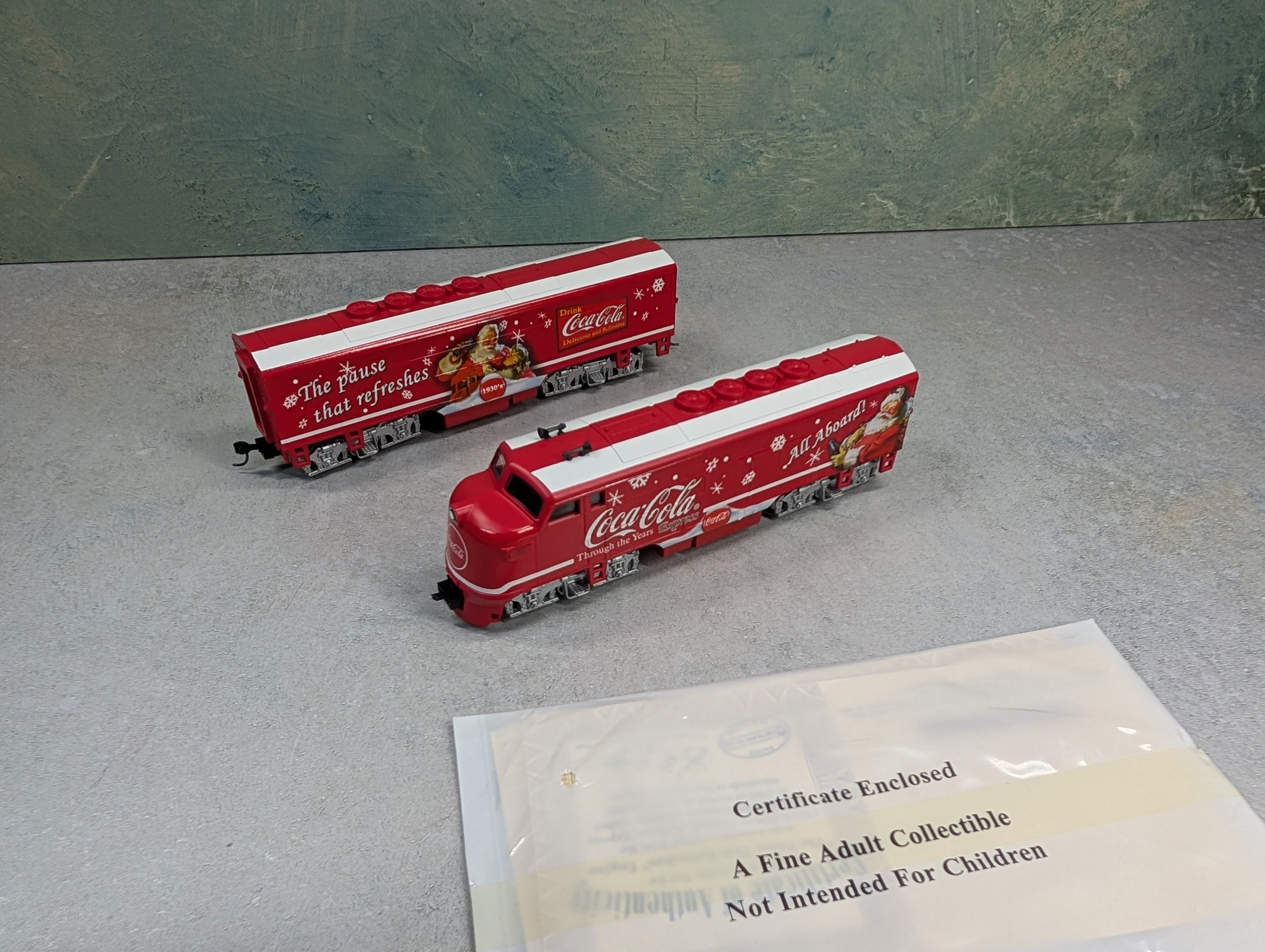 USED Hawthorne Village HO Scale Bachmann Diesel A&B Locomotive Set Coca-Cola Runs Great DC
