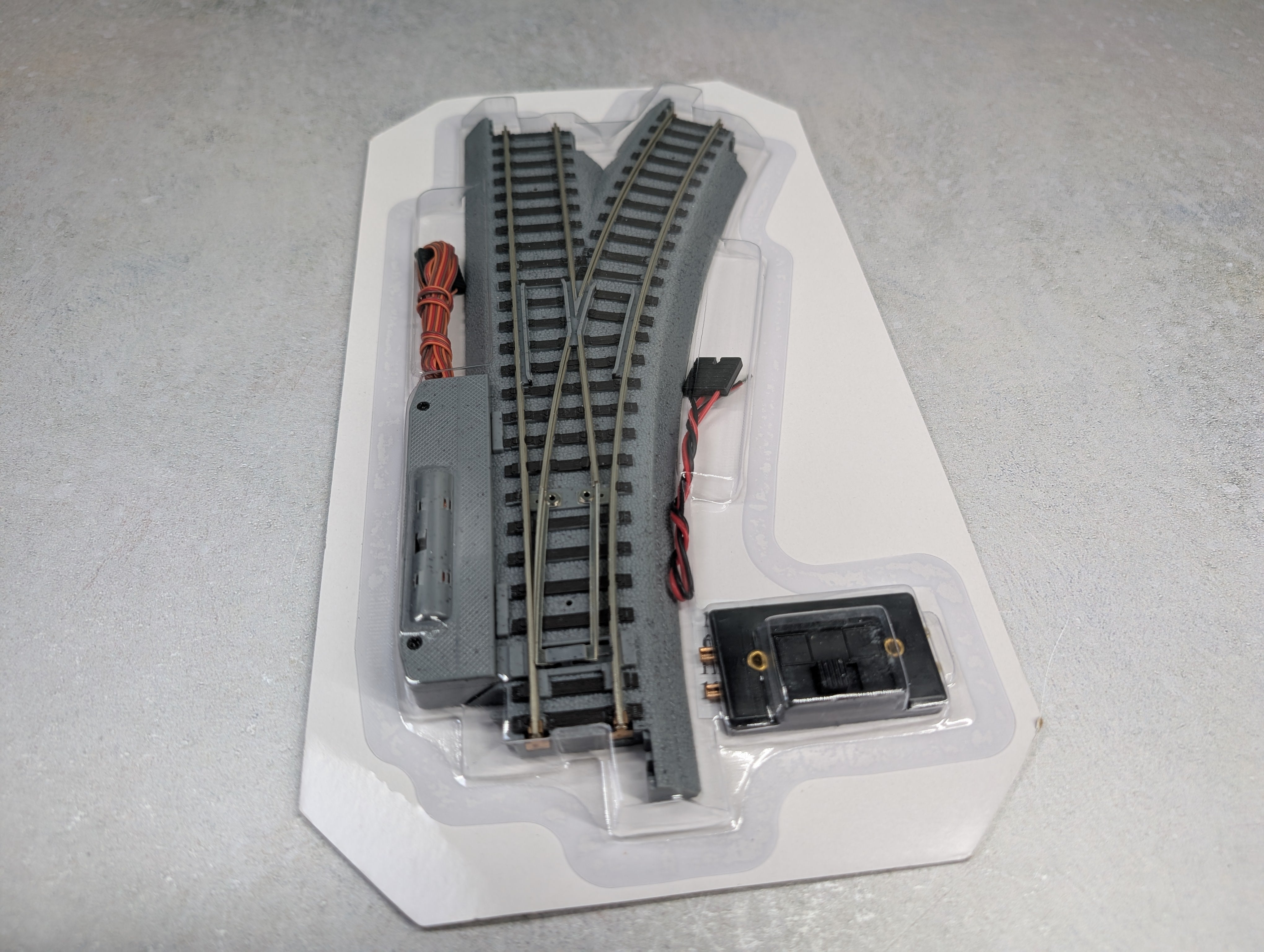 WalthersTrainline HO Scale Power-Loc Right Manual Turnout Switch Track