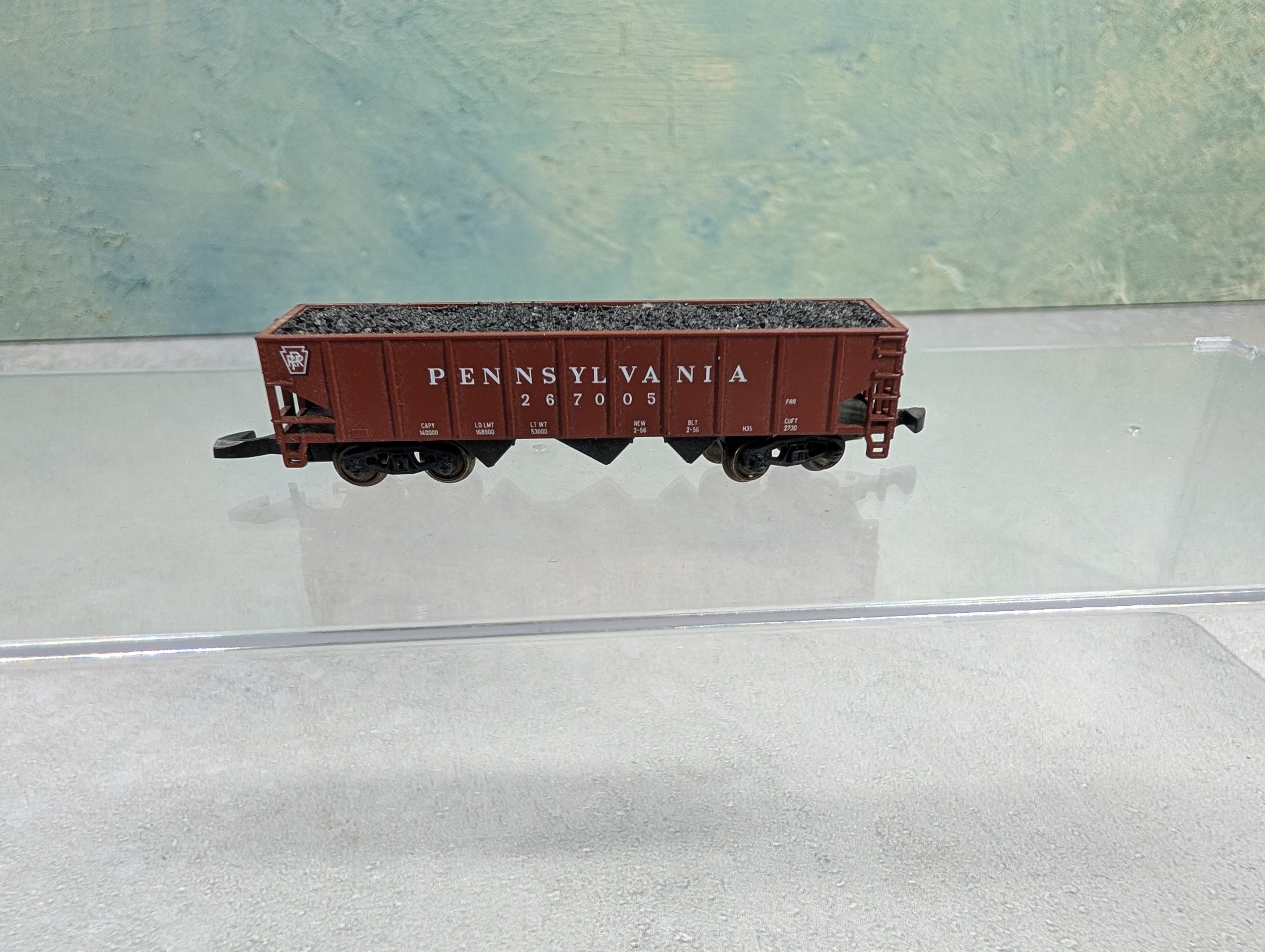 USED Marklin Z Scale H35 Coal Hopper Pennsylvania #267005