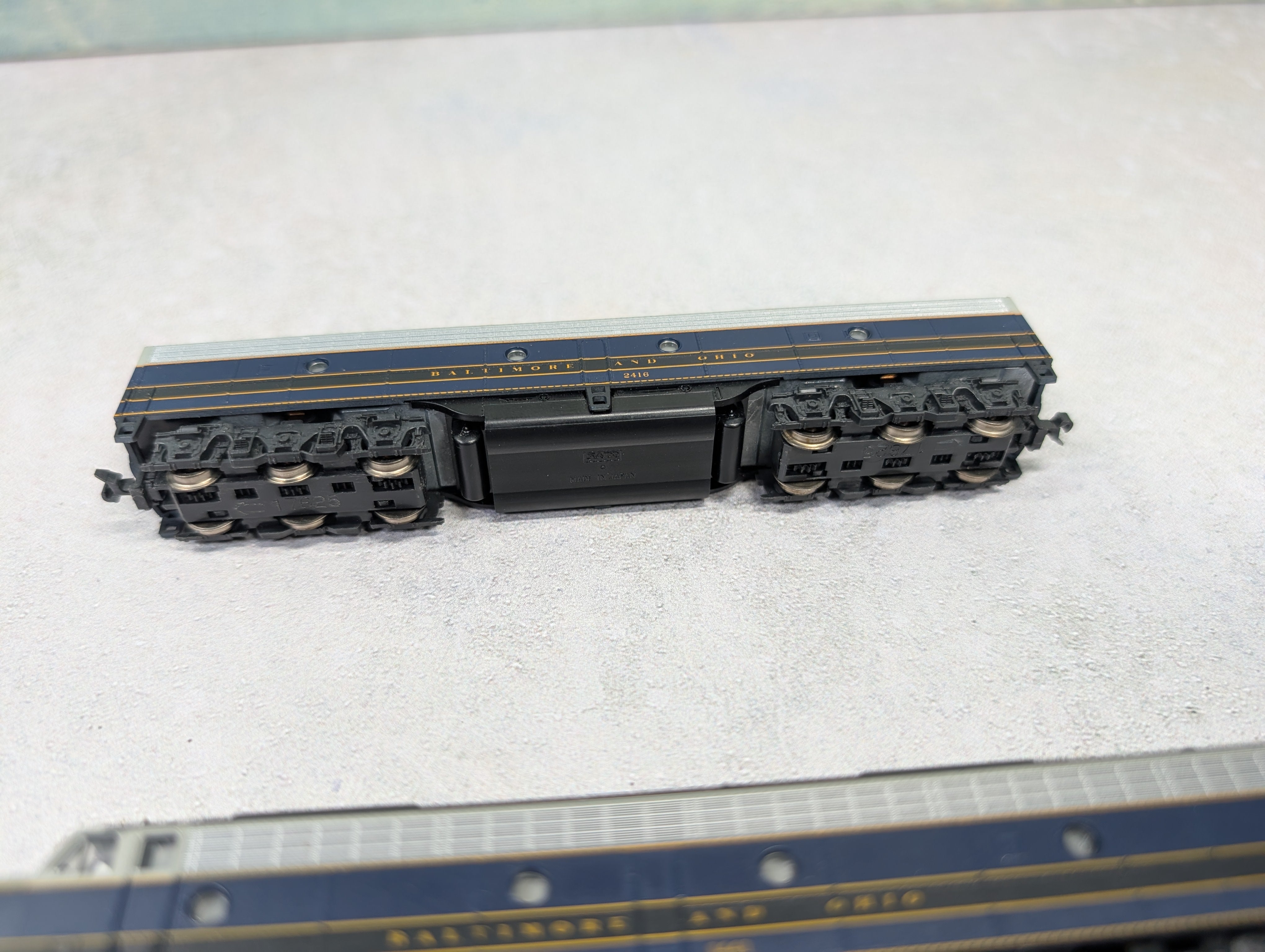 USED KATO N Scale Powered ABA Set of E8/9 Diesel Locomotives Baltimore and Ohio #1441, 2416, 1439 Runs Great DCC Ready