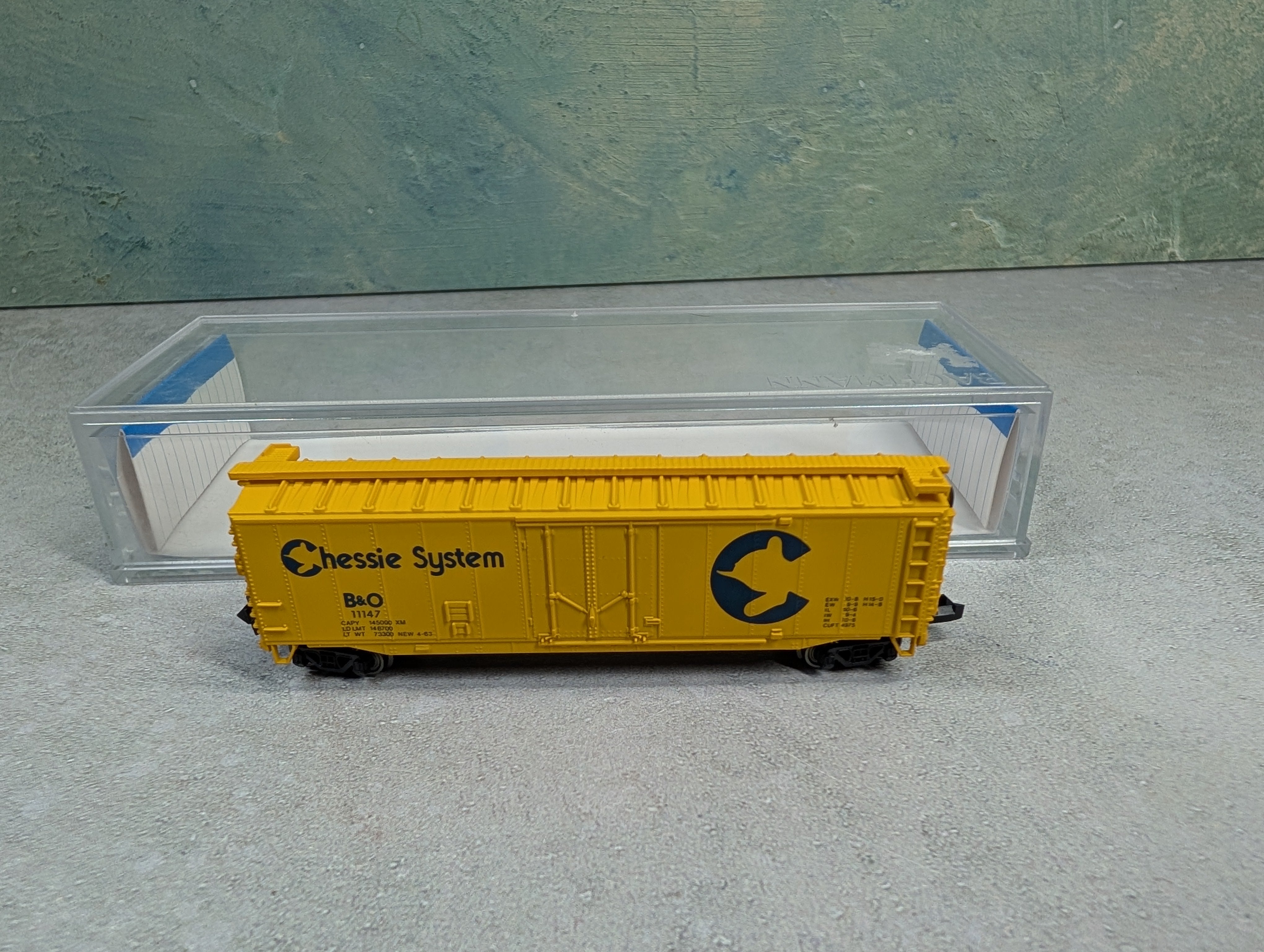 USED Bachmann 71059 N Scale 50' Plug Door Box Car Chessie System B&O #11147