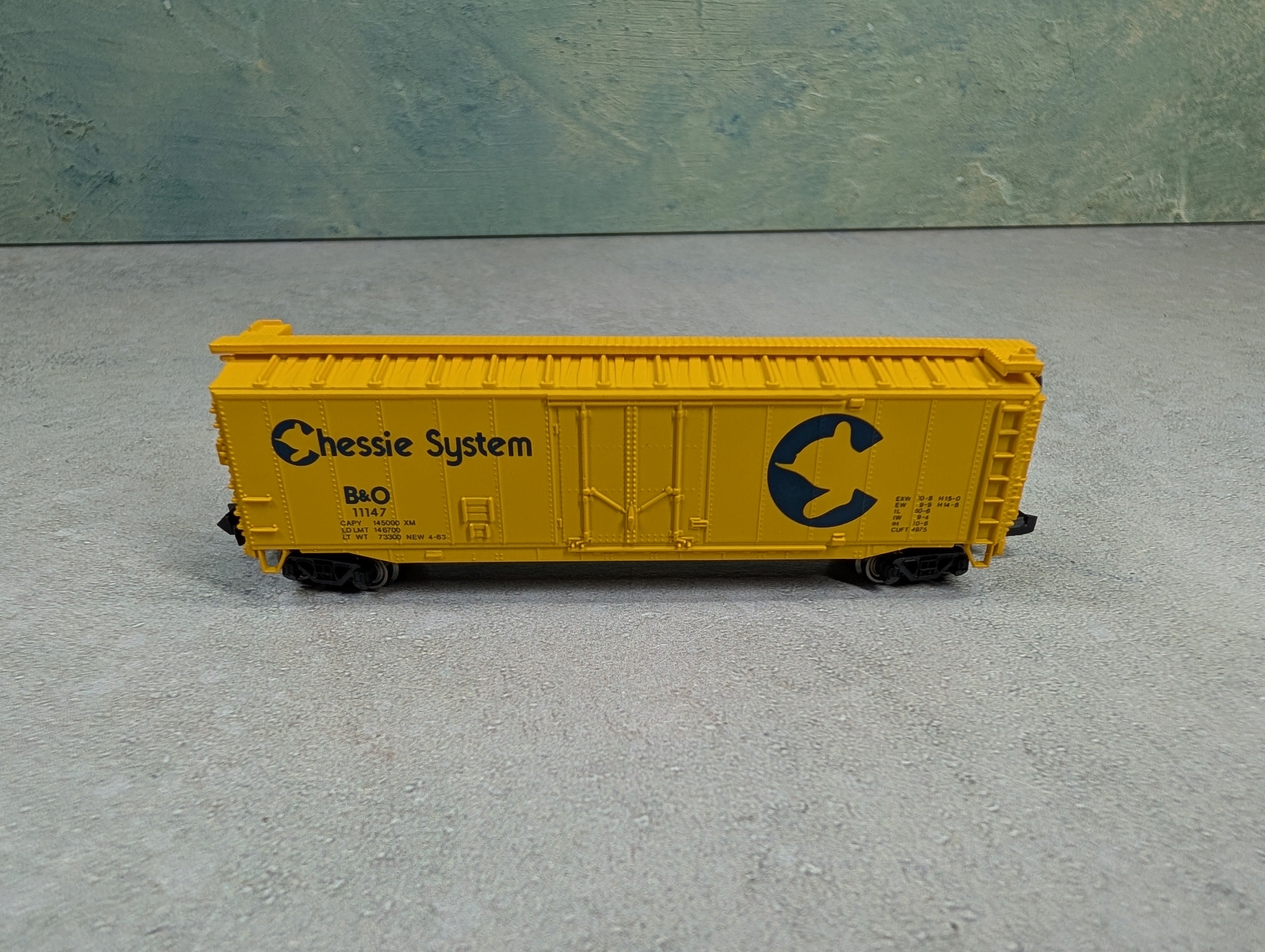USED Bachmann 71059 N Scale 50' Plug Door Box Car Chessie System B&O #11147