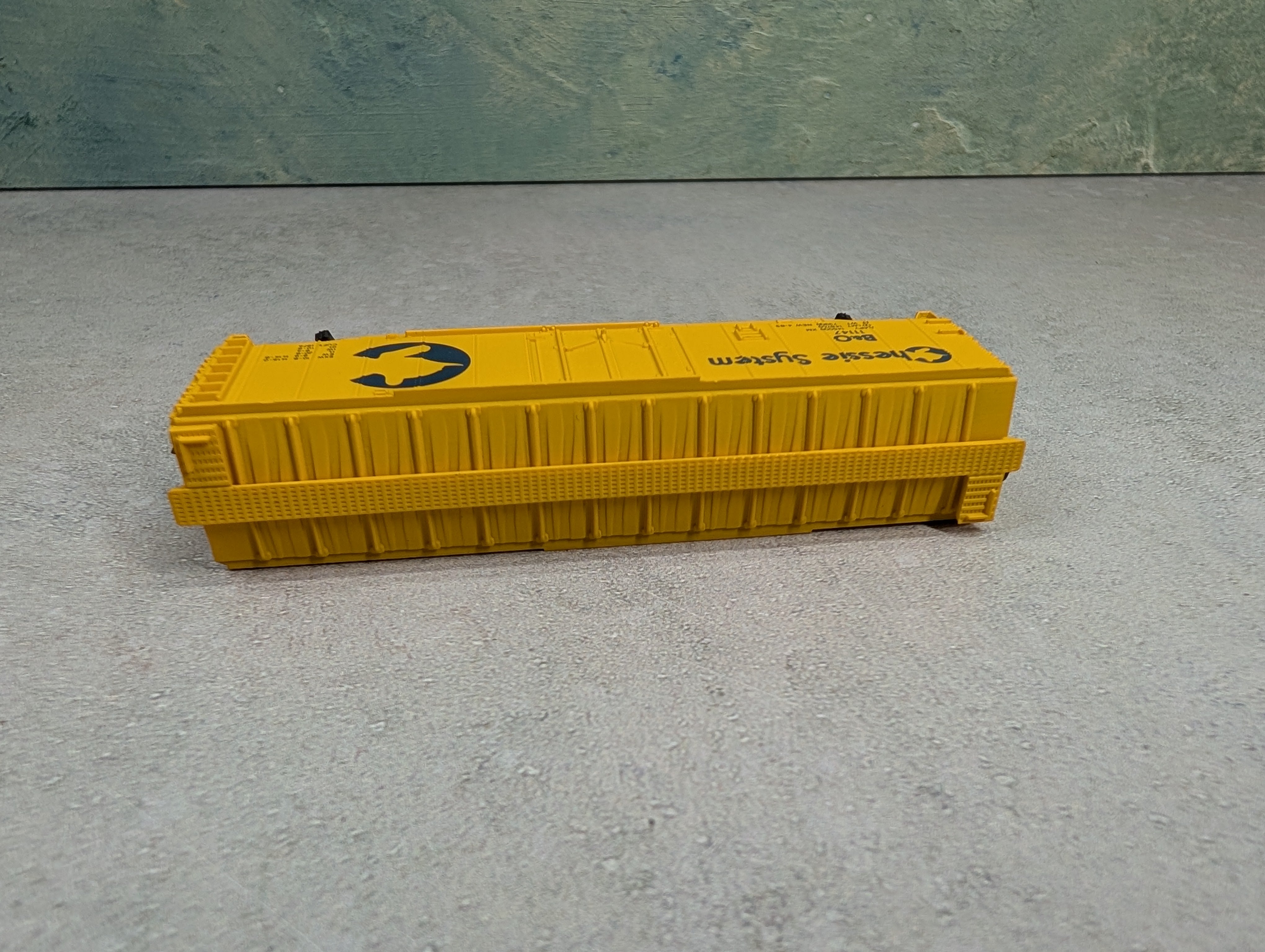 USED Bachmann 71059 N Scale 50' Plug Door Box Car Chessie System B&O #11147