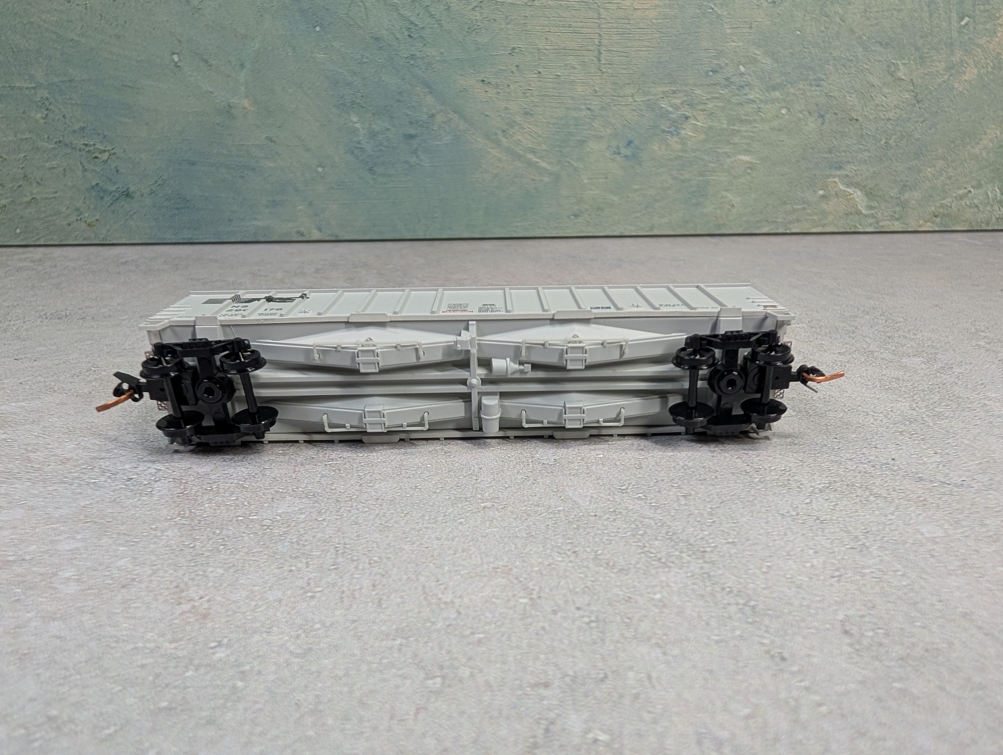 USED Micro-Trains 9800022 N Scale 50' Airslide Hopper Norfolk Southern NS #290176