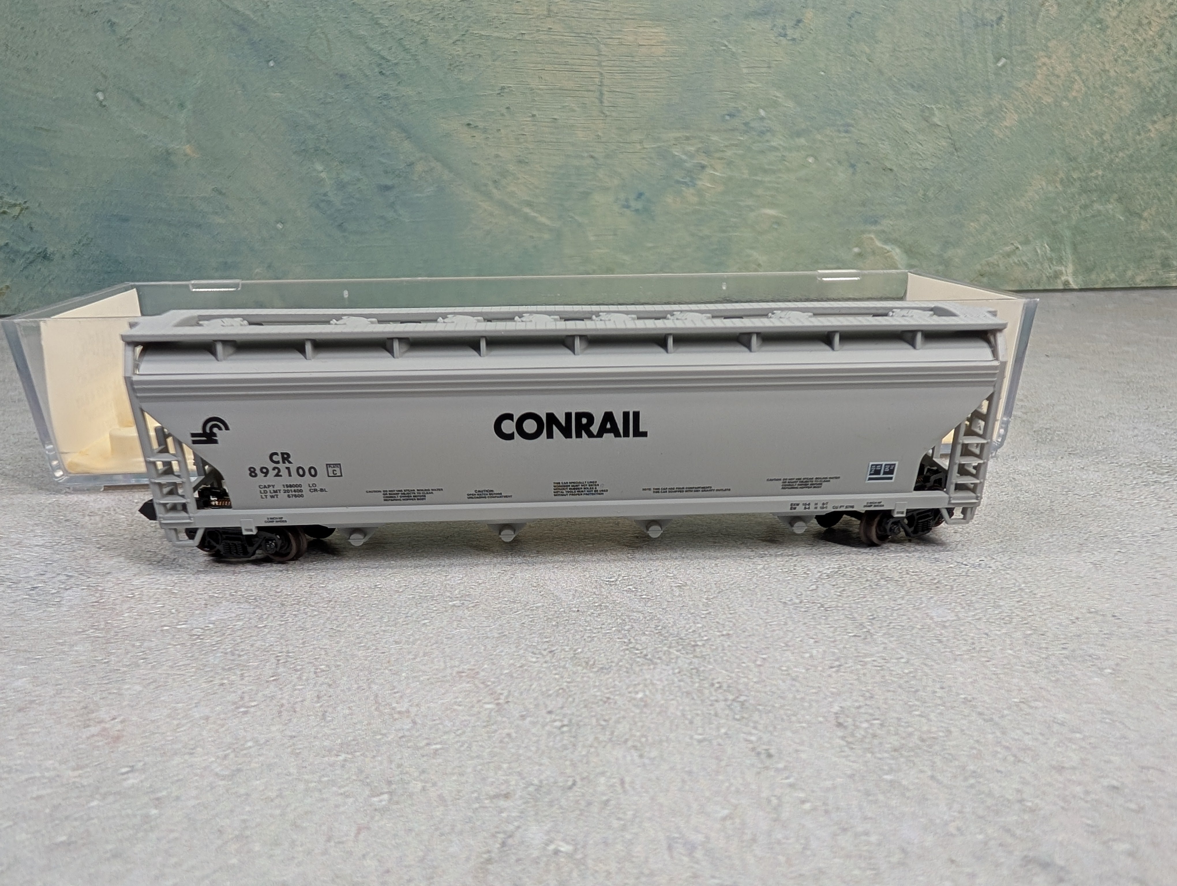 USED Atlas 3953 N Scale ACF 4 Bay Centerflow Hopper Conrail CR #892100