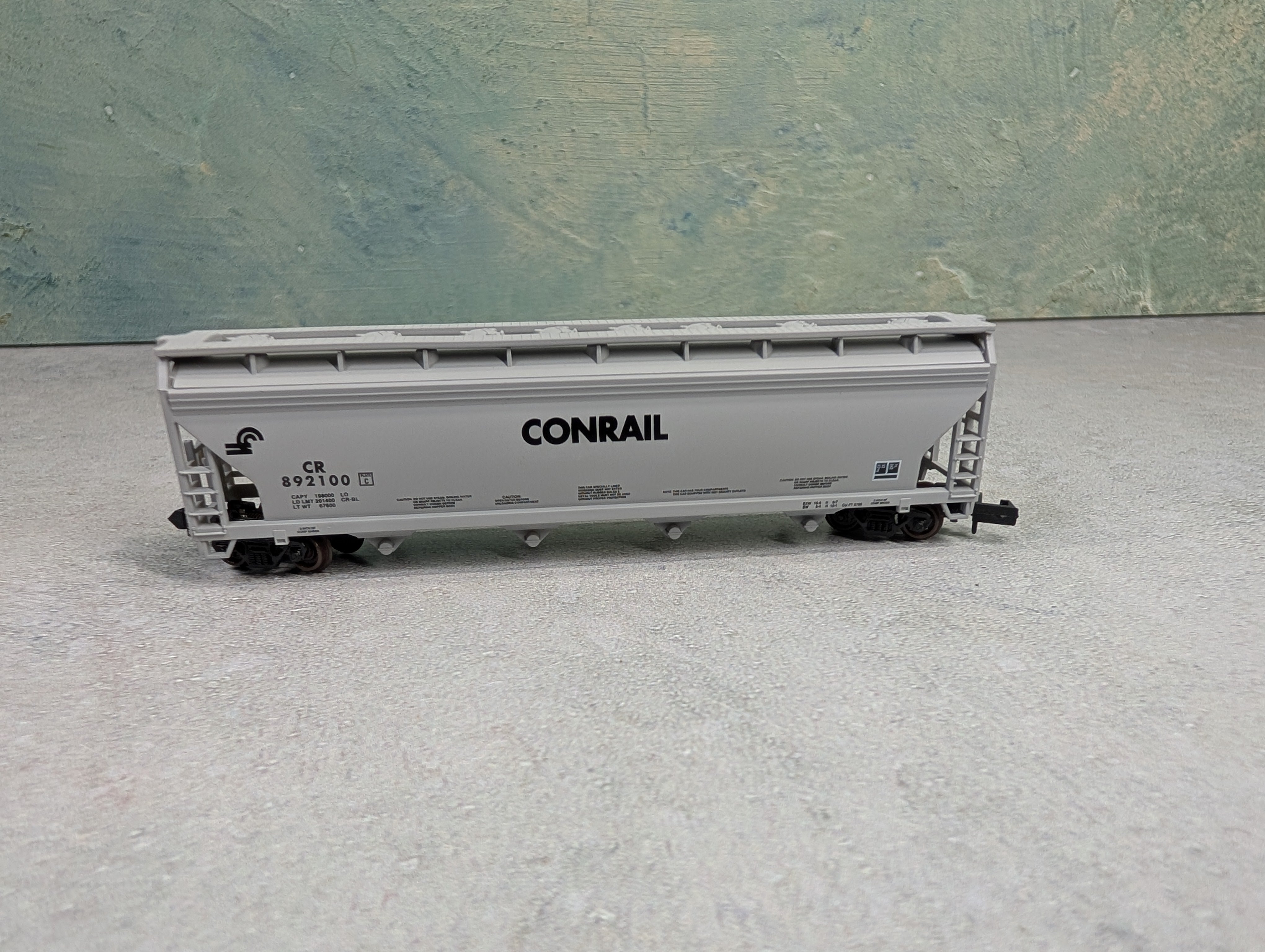 USED Atlas 3953 N Scale ACF 4 Bay Centerflow Hopper Conrail CR #892100
