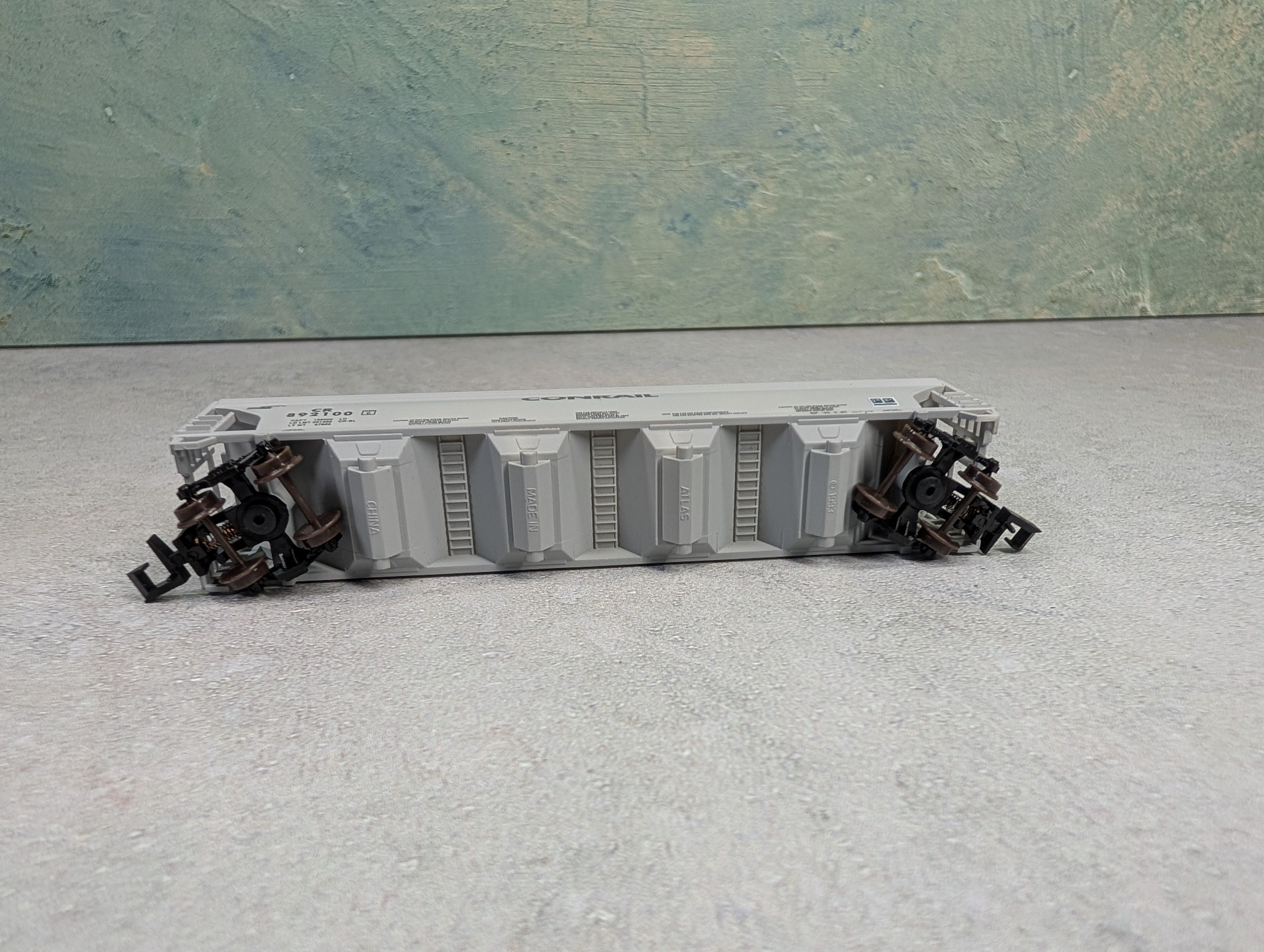 USED Atlas 3953 N Scale ACF 4 Bay Centerflow Hopper Conrail CR #892100