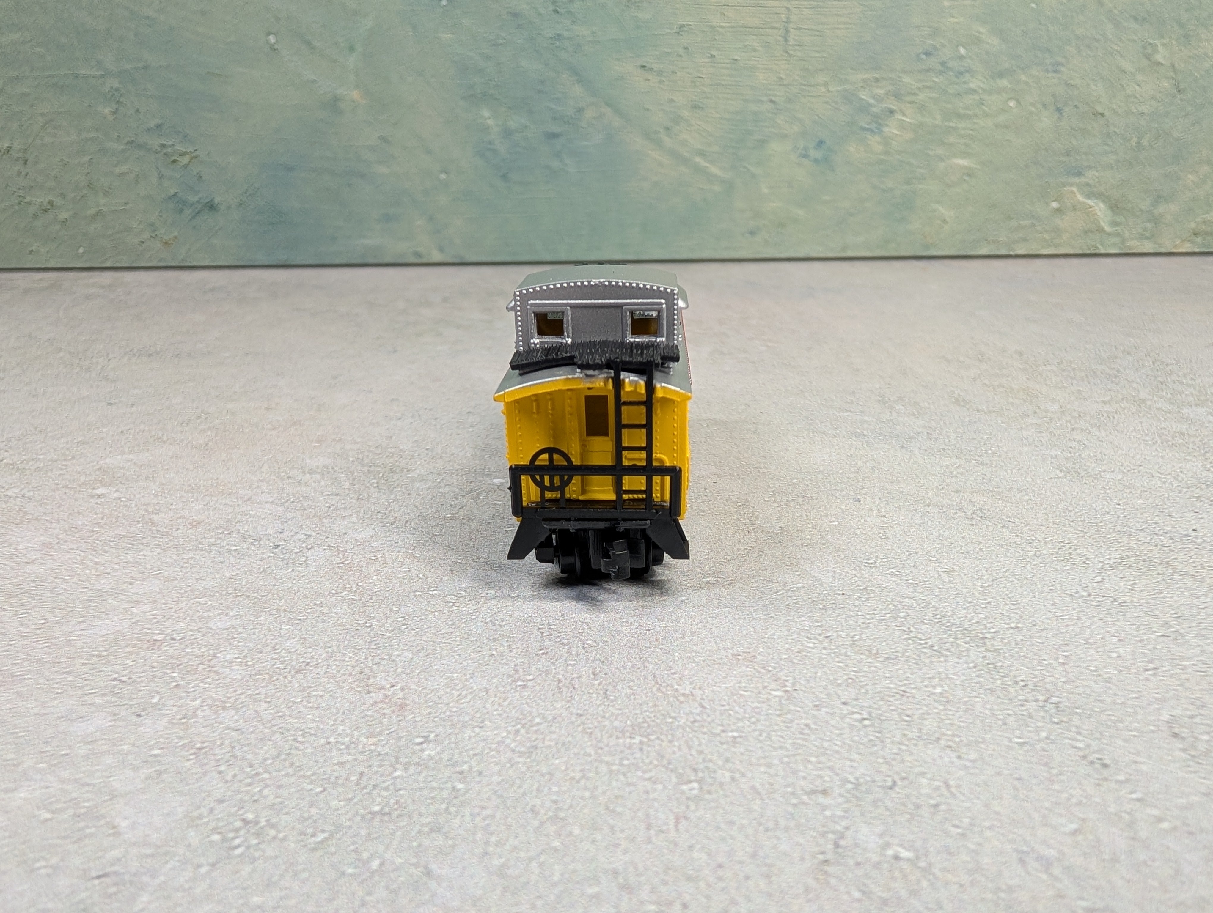 USED Model Power N Scale Caboose w/ Knuckle Couplers Chessie System C&O #3358