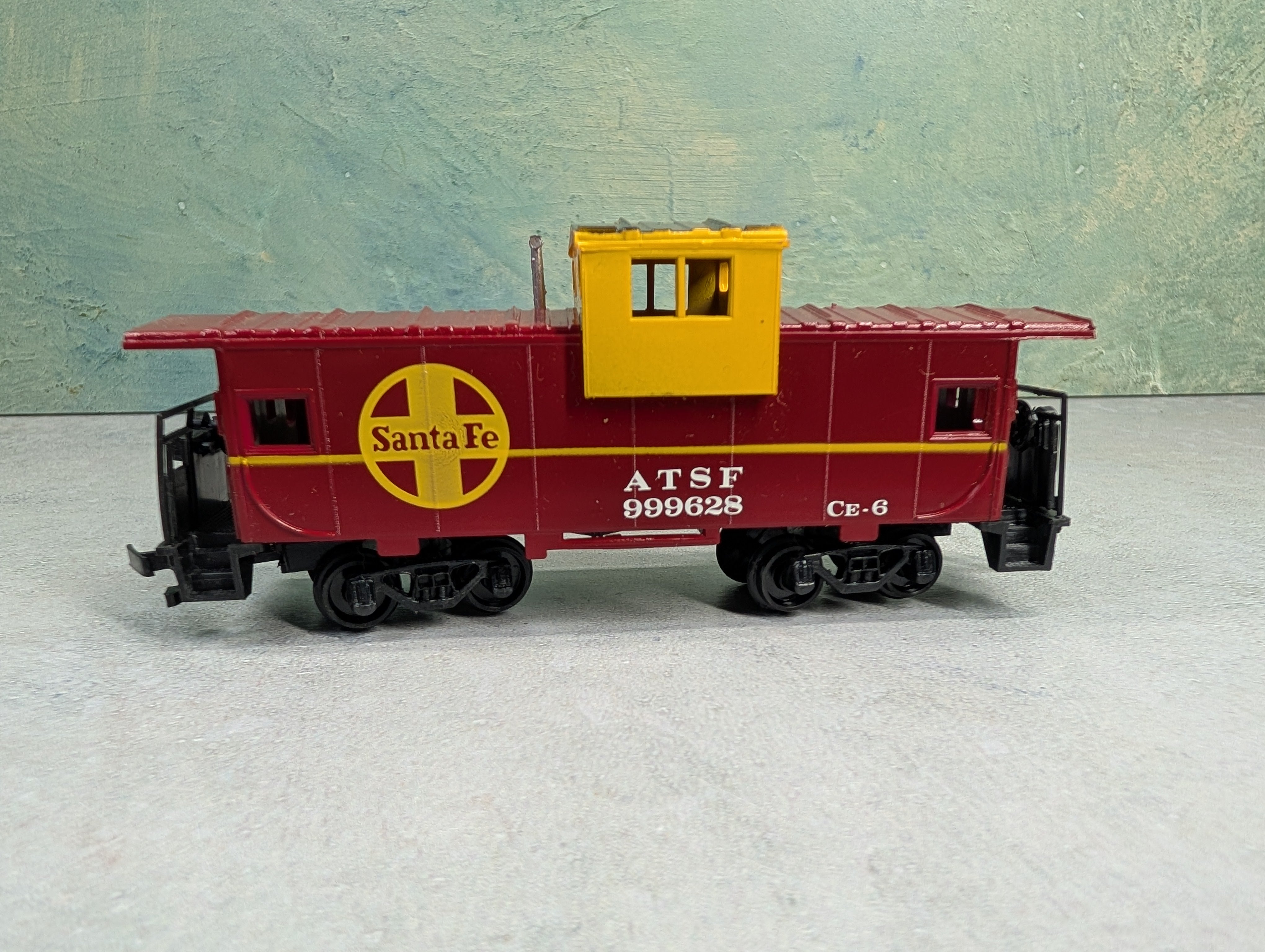 USED Bachmann HO Scale Caboose Santa Fe ATSF #999628