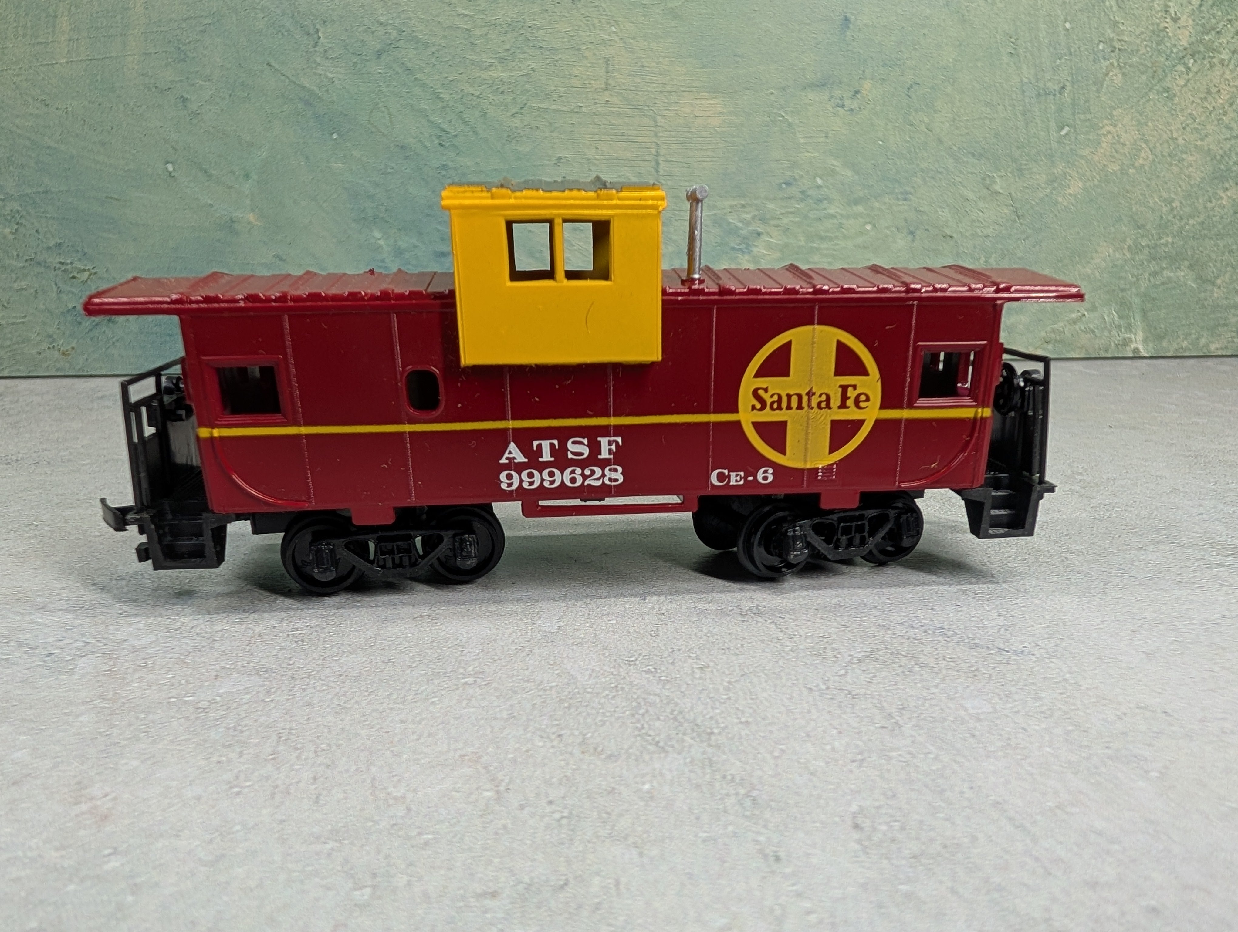 USED Bachmann HO Scale Caboose Santa Fe ATSF #999628