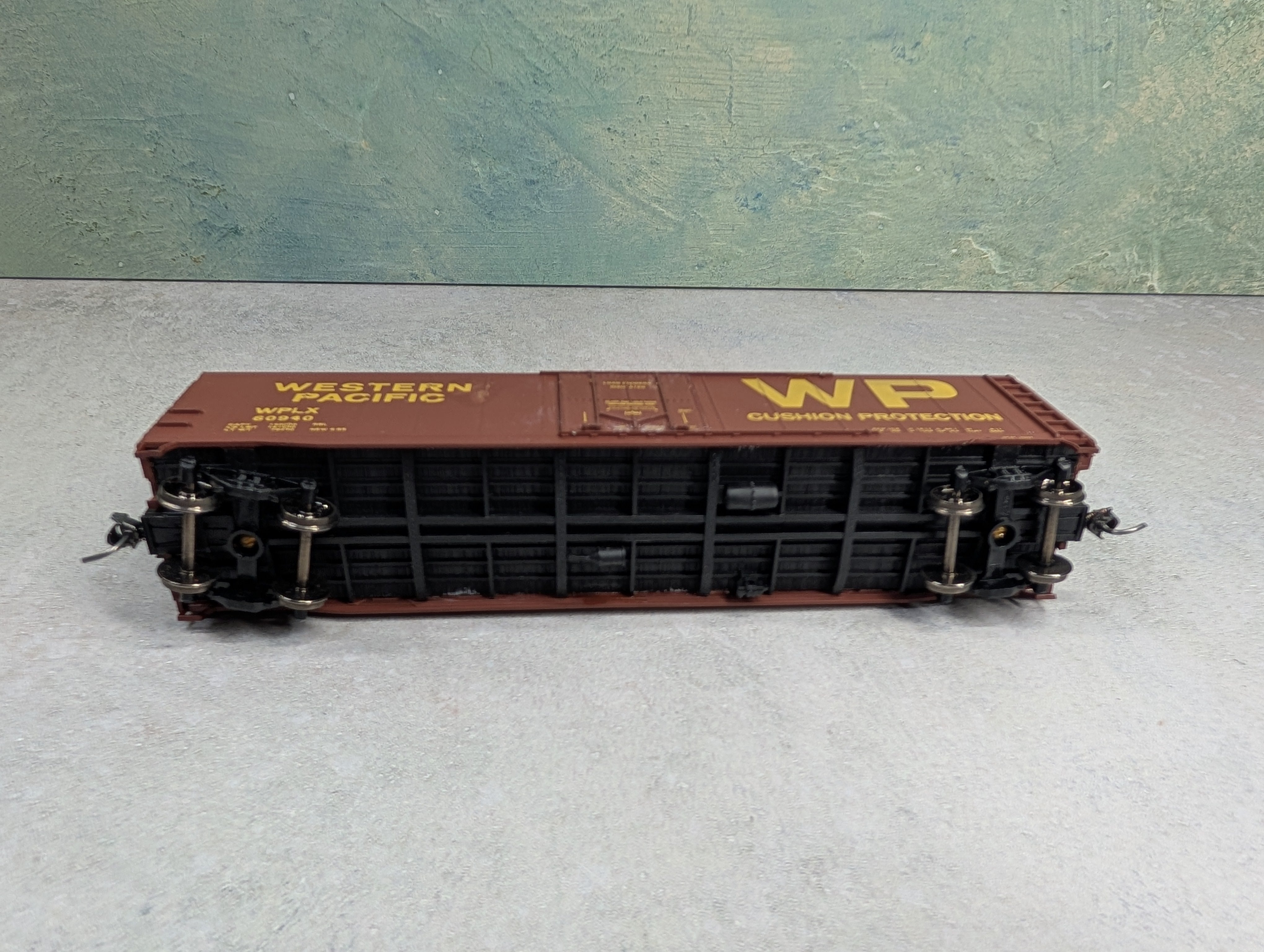 USED Accurail HO Scale 50' Plug Door Box Car Western Pacific WPLX #60940