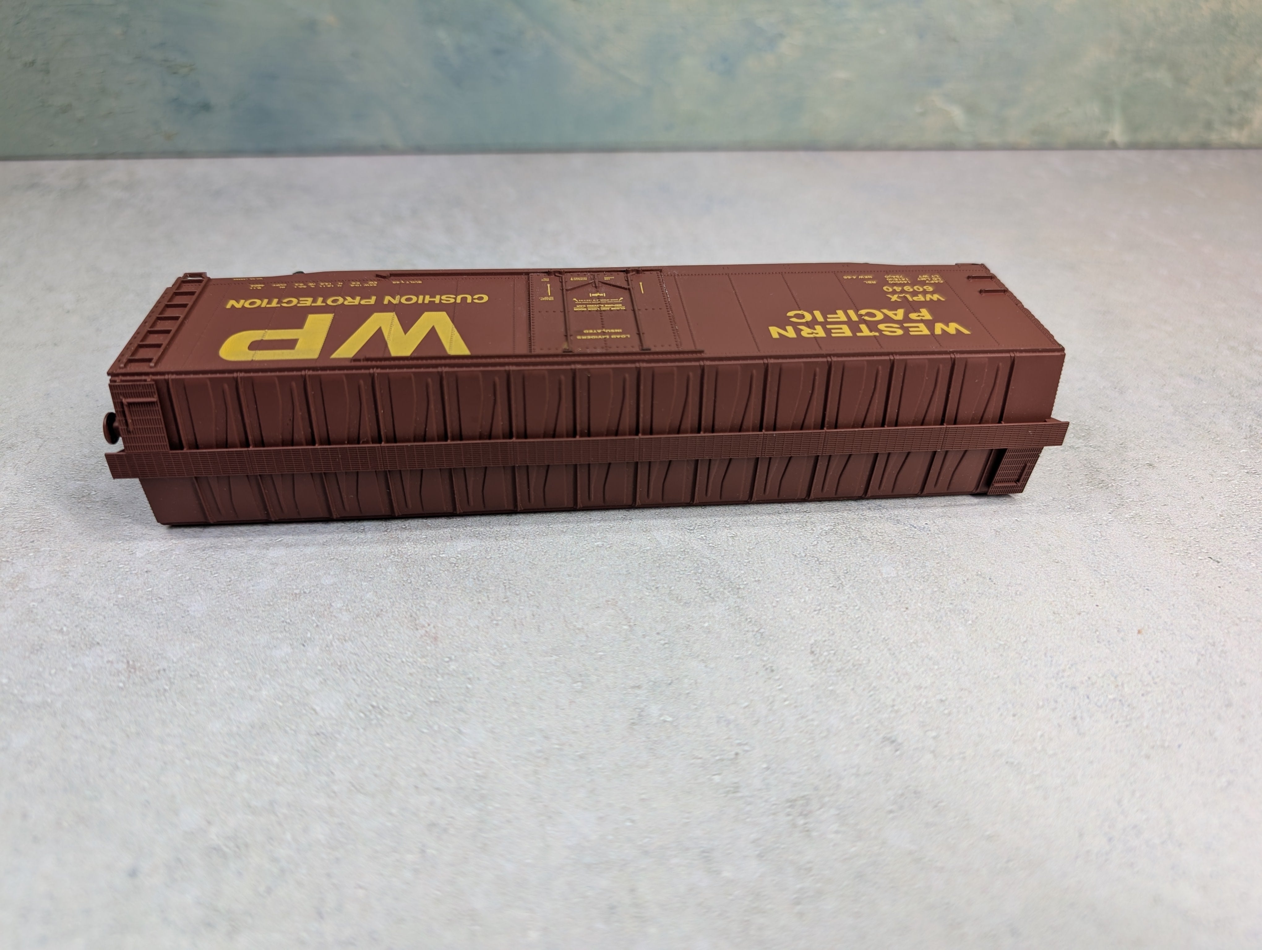 USED Accurail HO Scale 50' Plug Door Box Car Western Pacific WPLX #60940