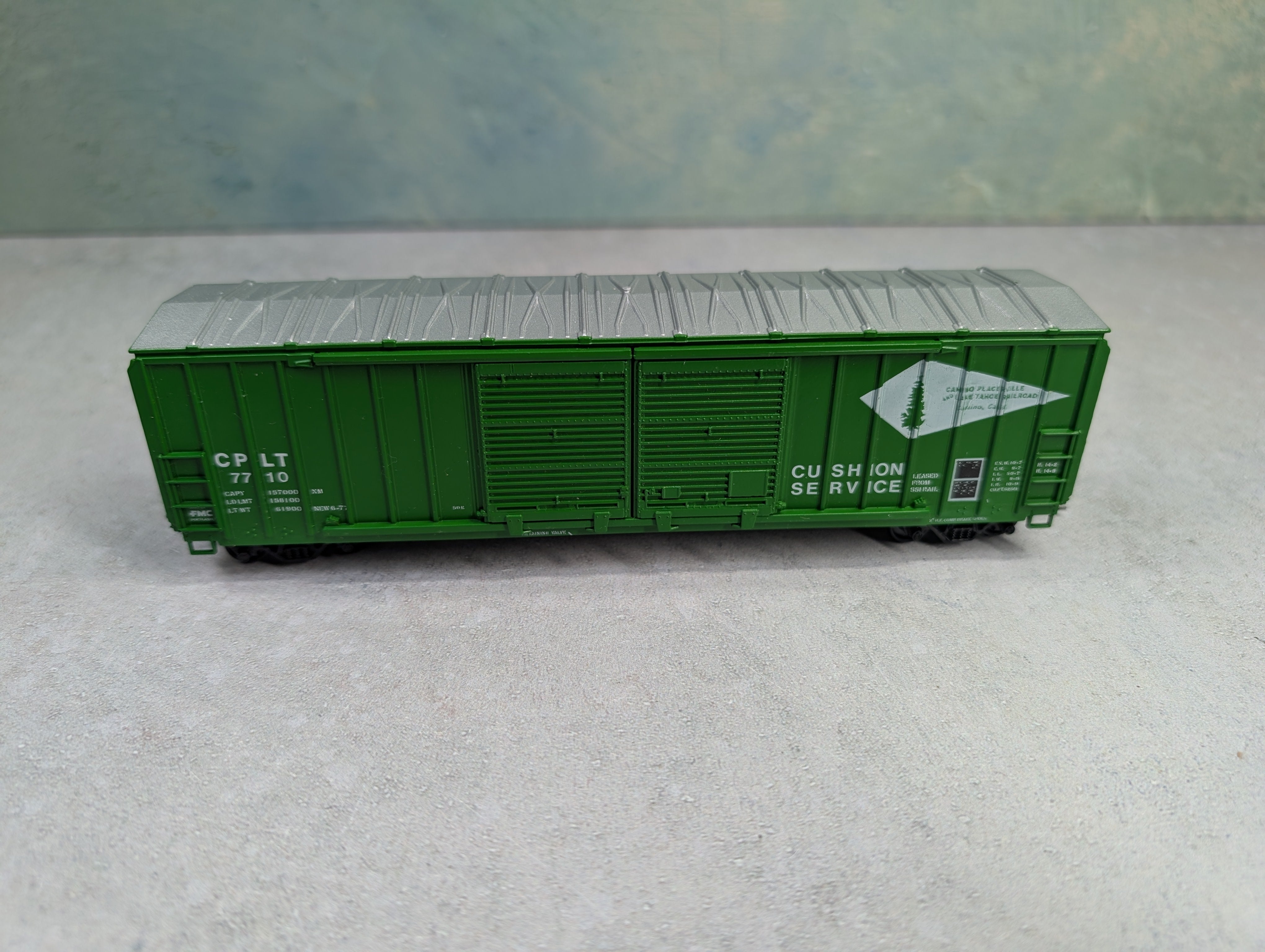 USED Athearn HO Scale 50' OB Box Car Camino, Placerville & Lake Tahoe CPLT #7710 Kadees