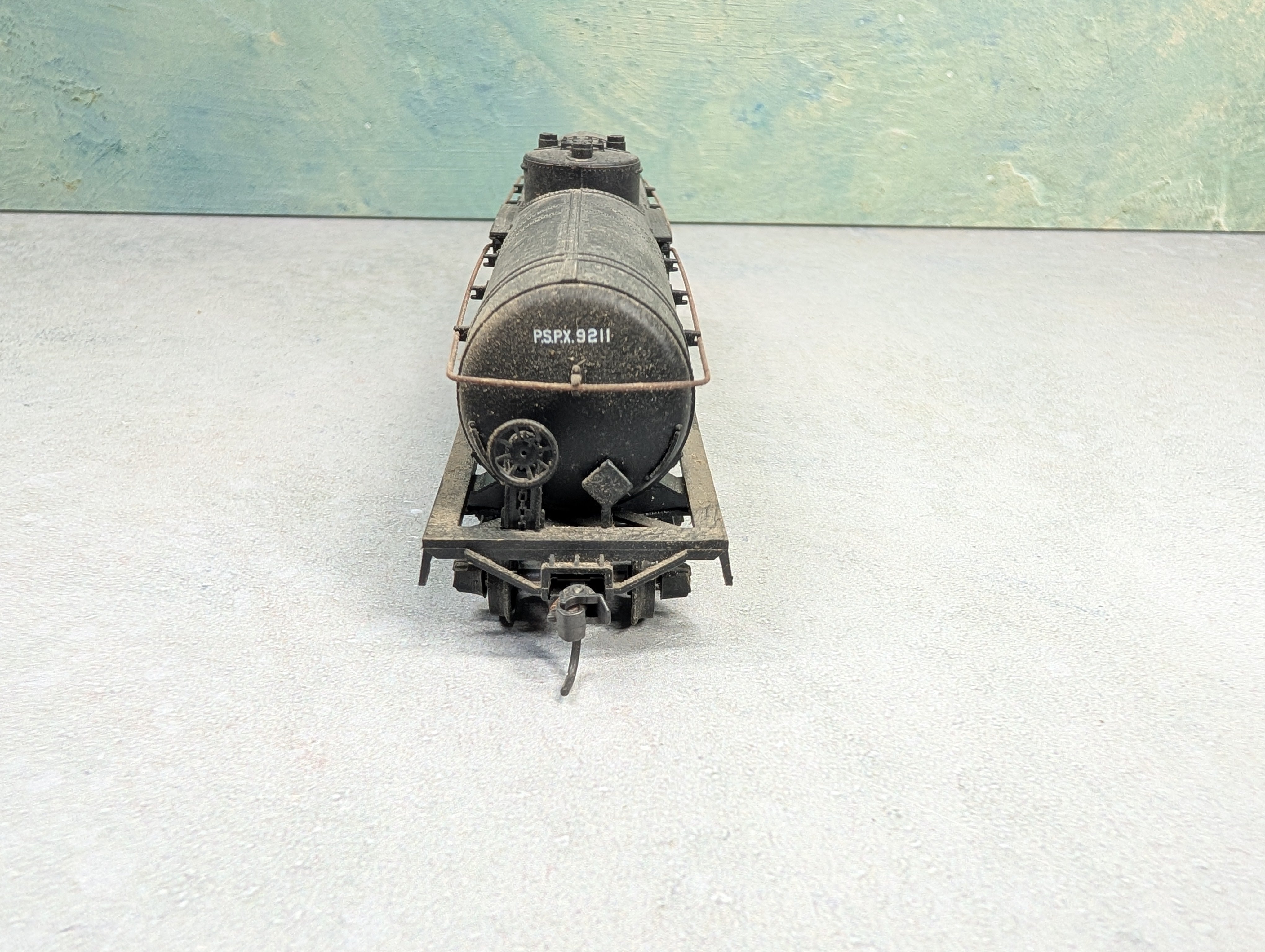 USED Athearn 1572 HO Scale 40' Single Dome Tank Car Phillips 66 PSPX #9211