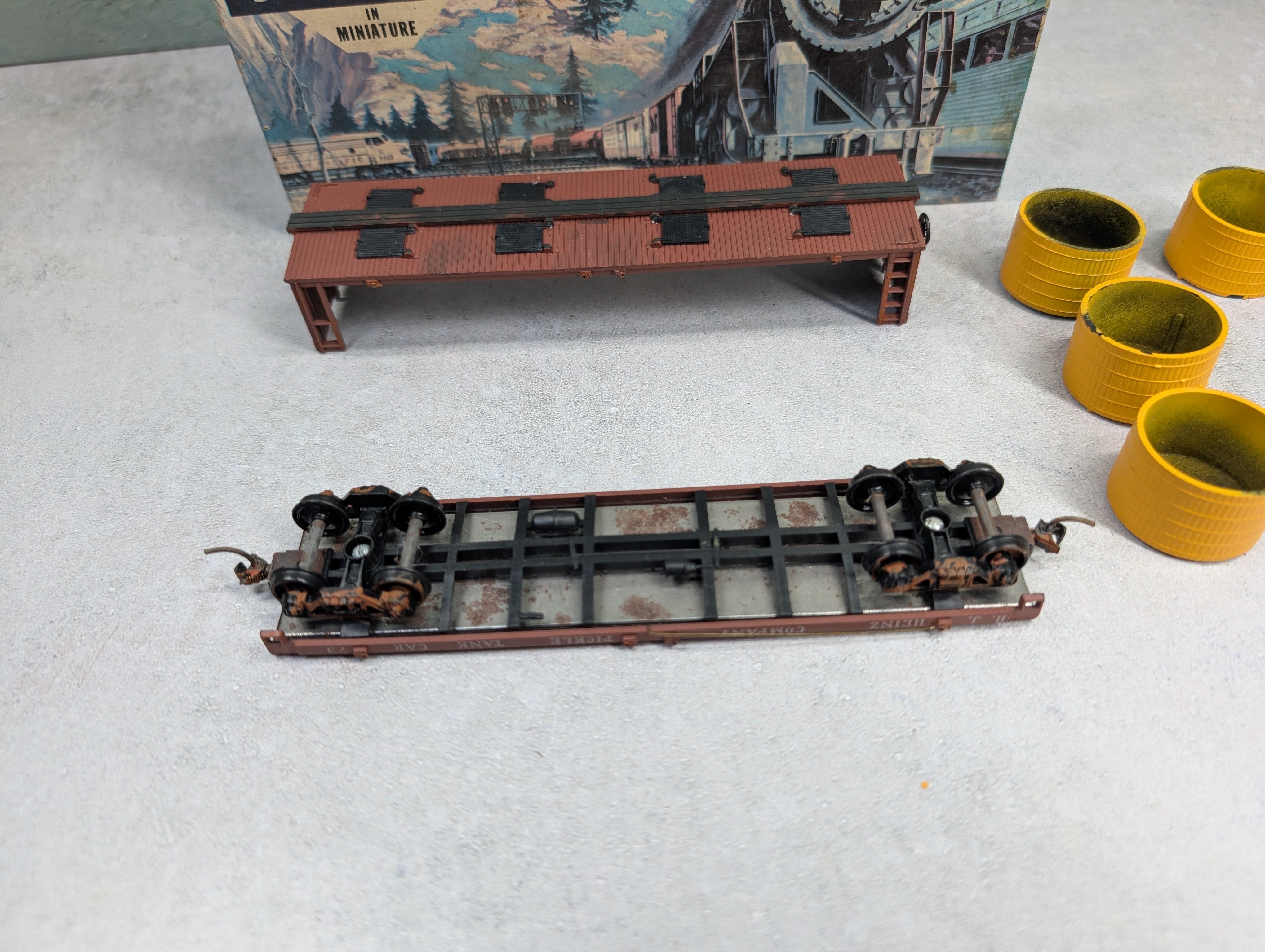 USED Athearn 1475 HO Scale Pickle Car with Tanks Heinz #73 KIT