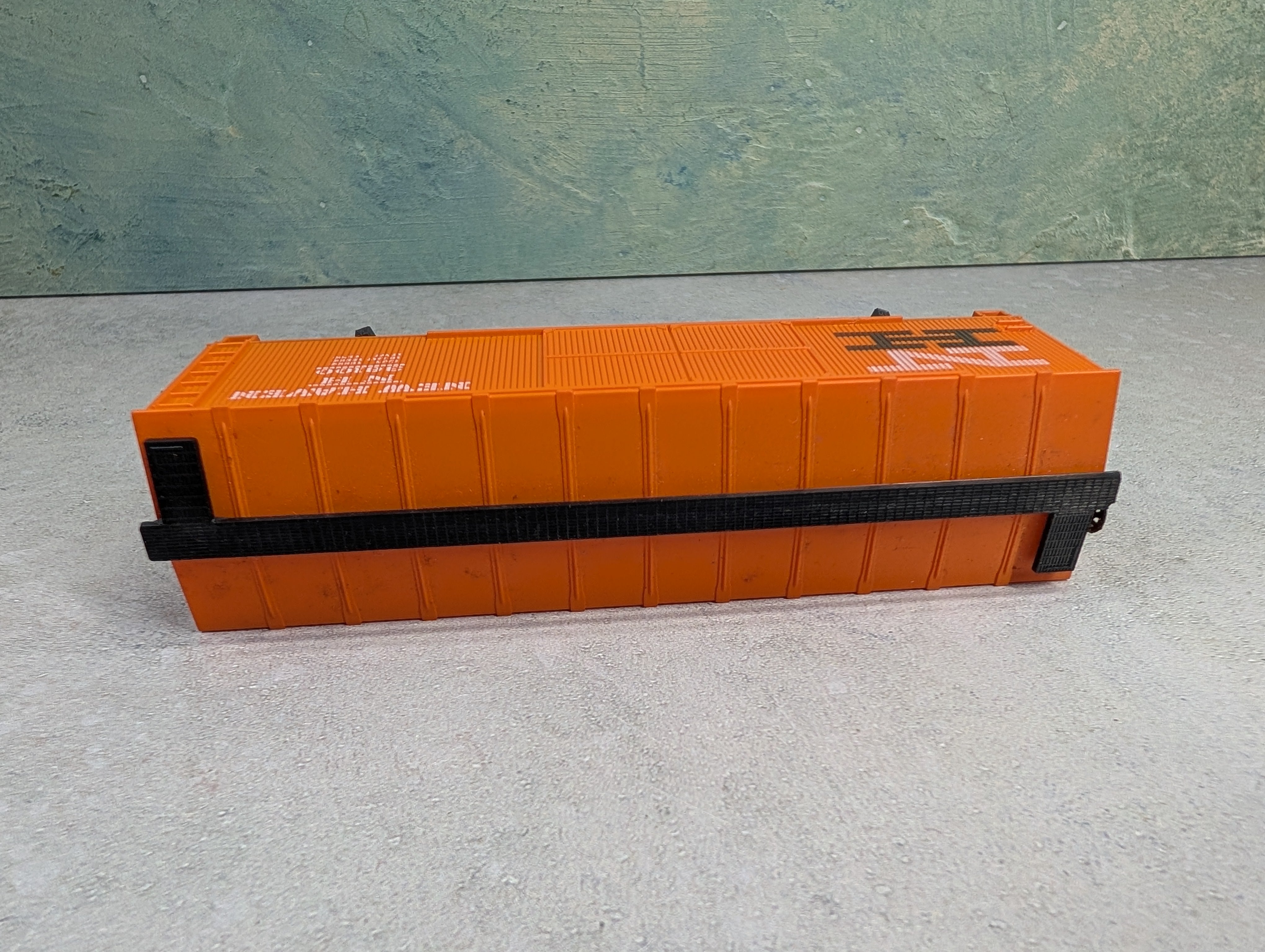 USED ROCO HO Scale 40' DD Wooden Box Car New Haven NH #36100