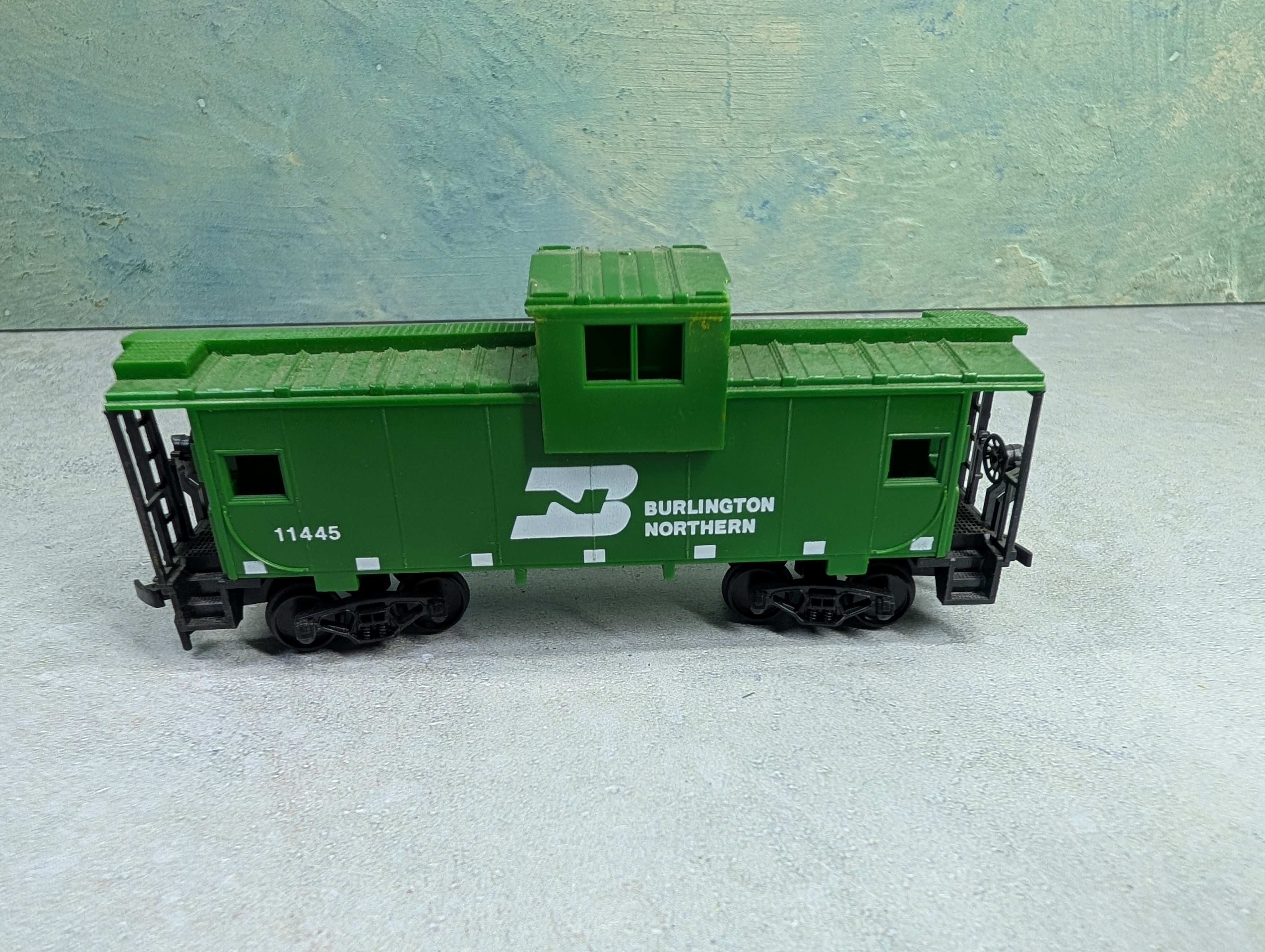 USED AHM HO Scale Caboose Burlington Northern #11445