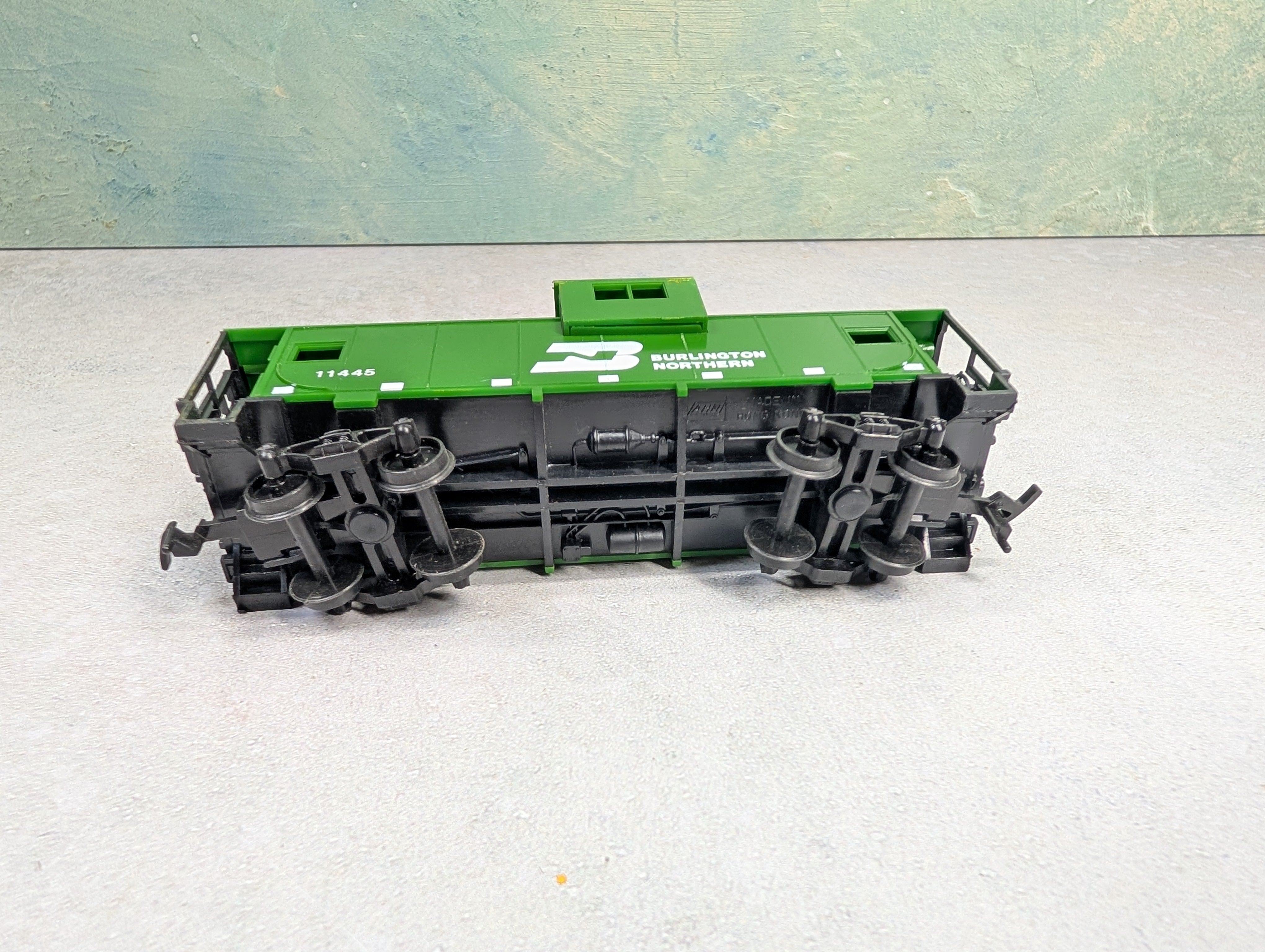 USED AHM HO Scale Caboose Burlington Northern #11445