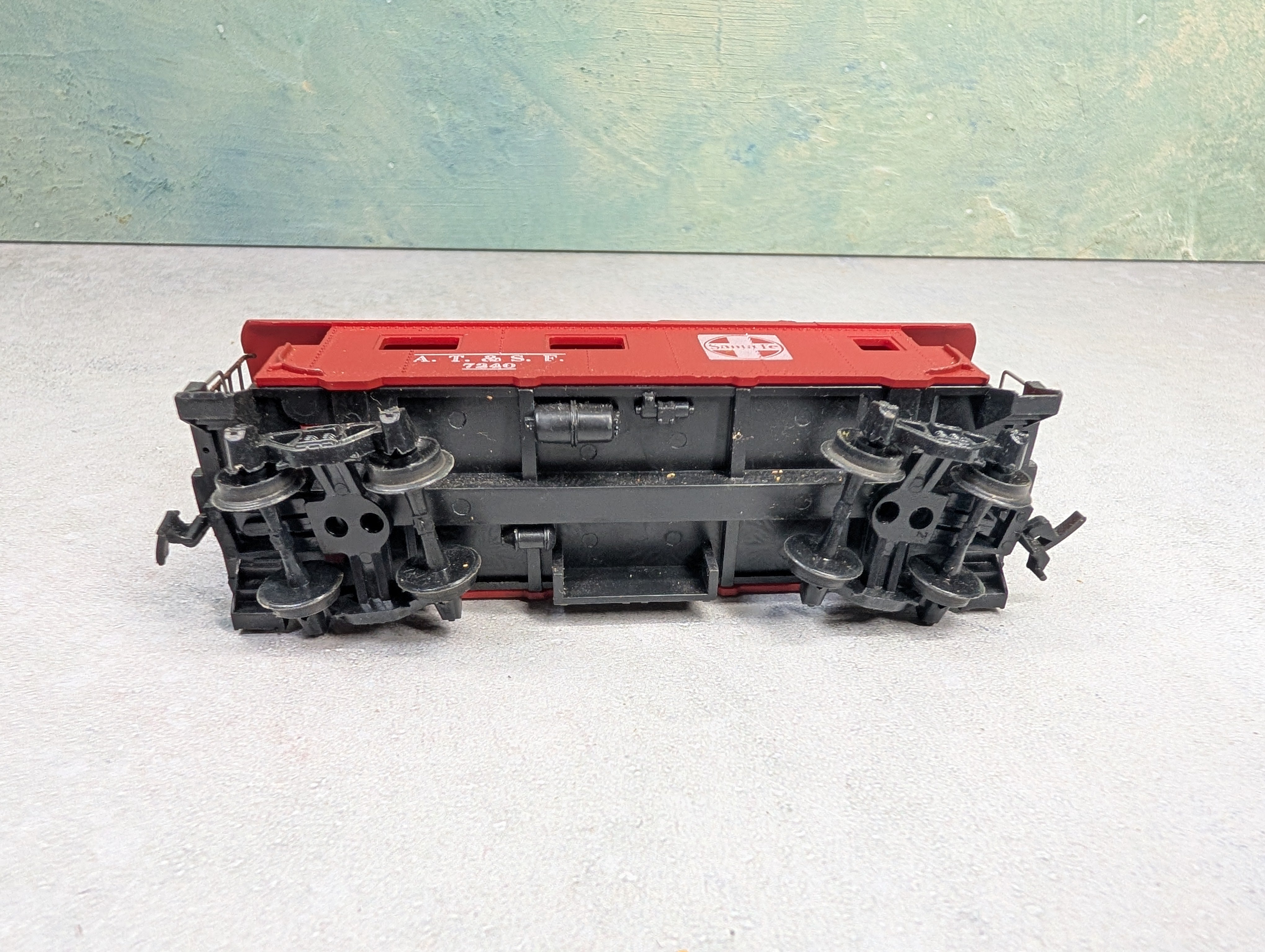 USED Tyco HO Scale Caboose Santa Fe ATSF #7240