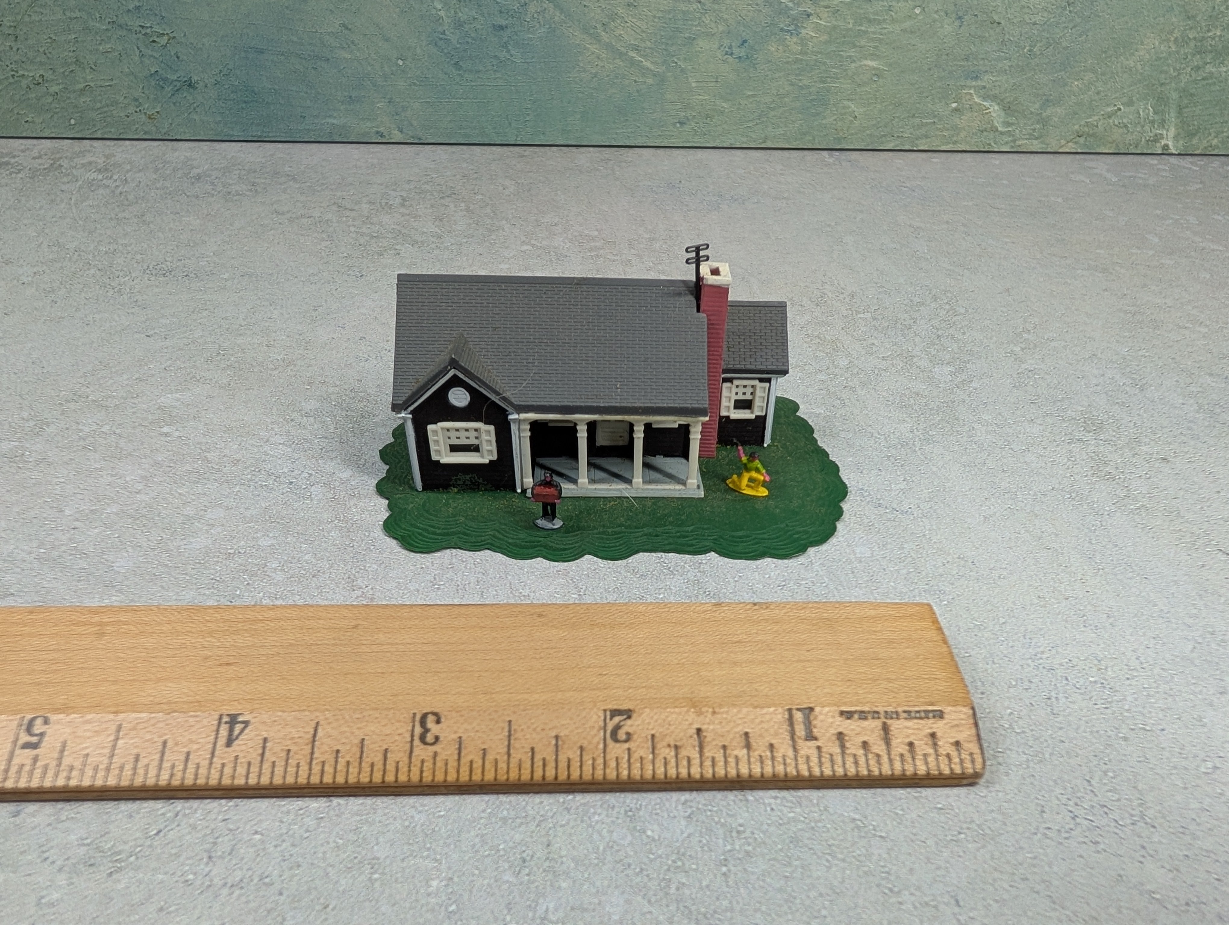USED Bachmann N Scale Little House