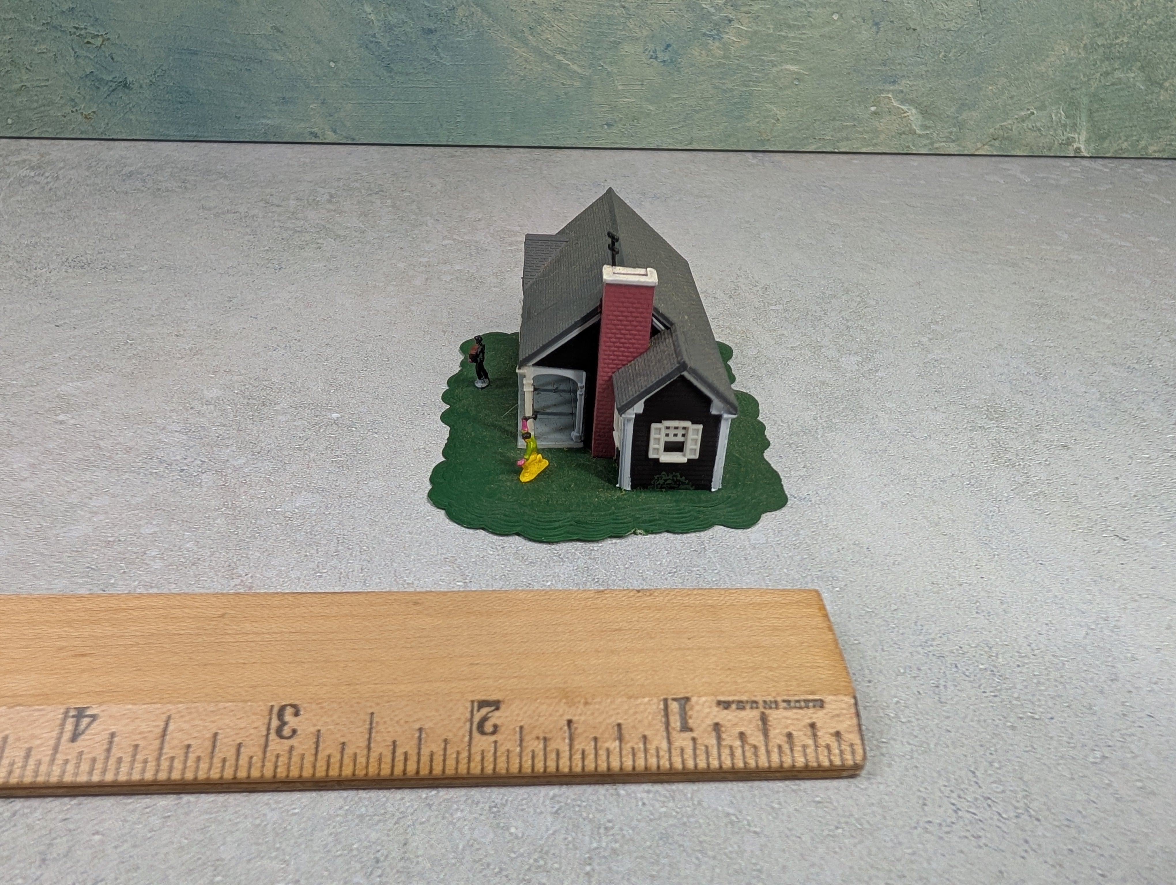 USED Bachmann N Scale Little House